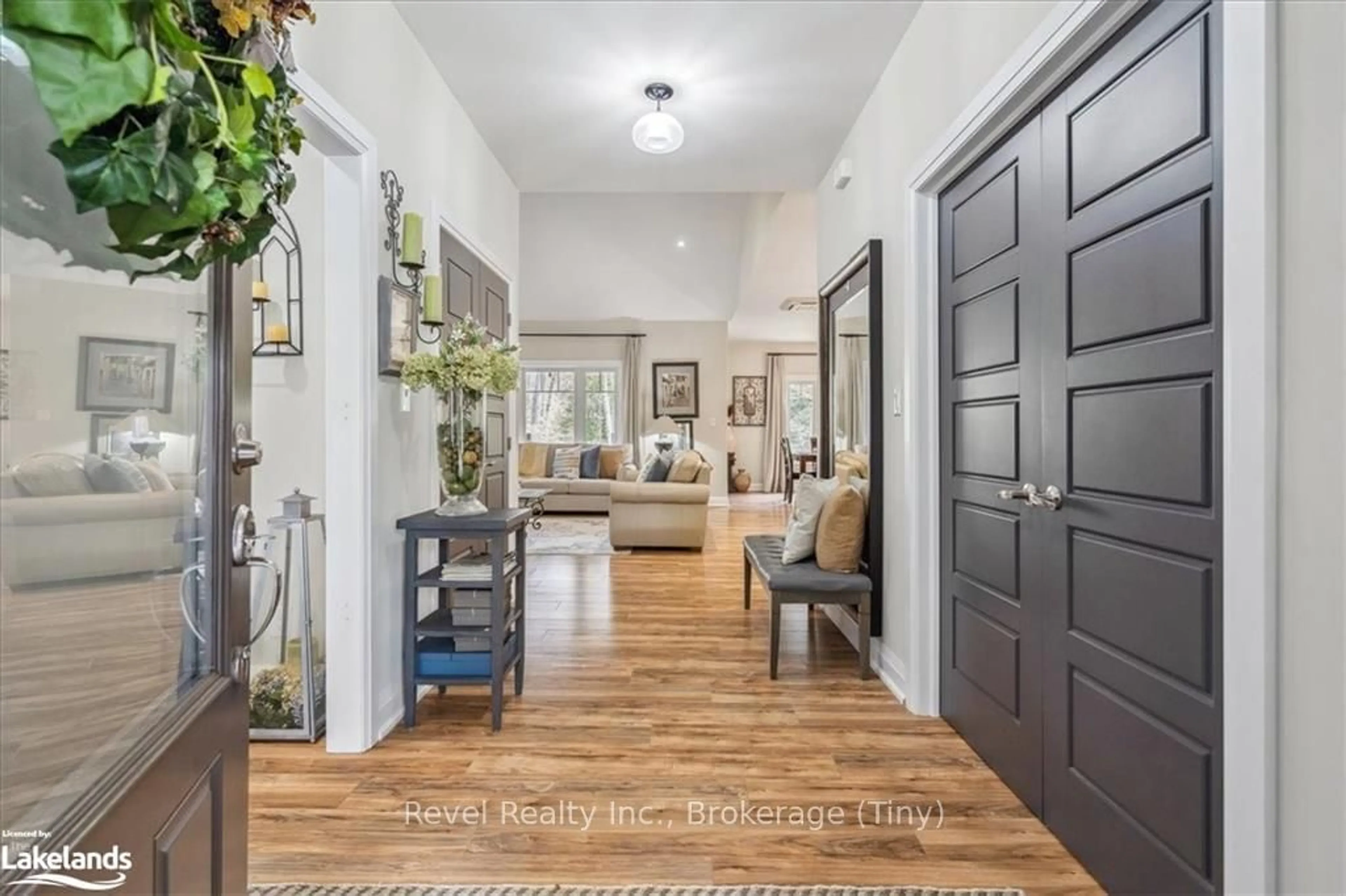 Indoor entryway, wood floors for 59 TROUT Lane, Tiny Ontario L9M 0J1