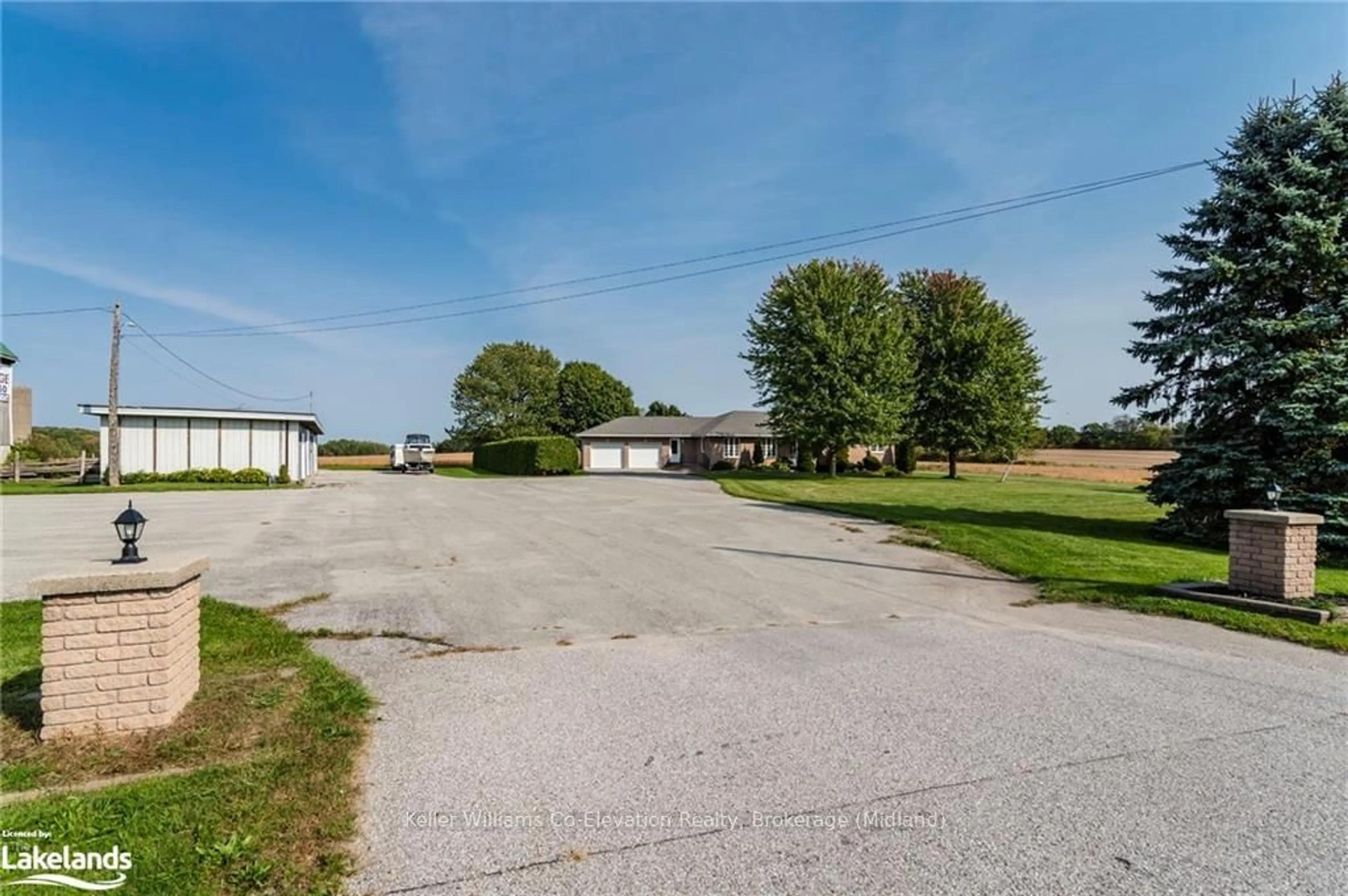 Frontside or backside of a home, the street view for 8485 HIGHWAY 93, Tiny Ontario L4R 0E3