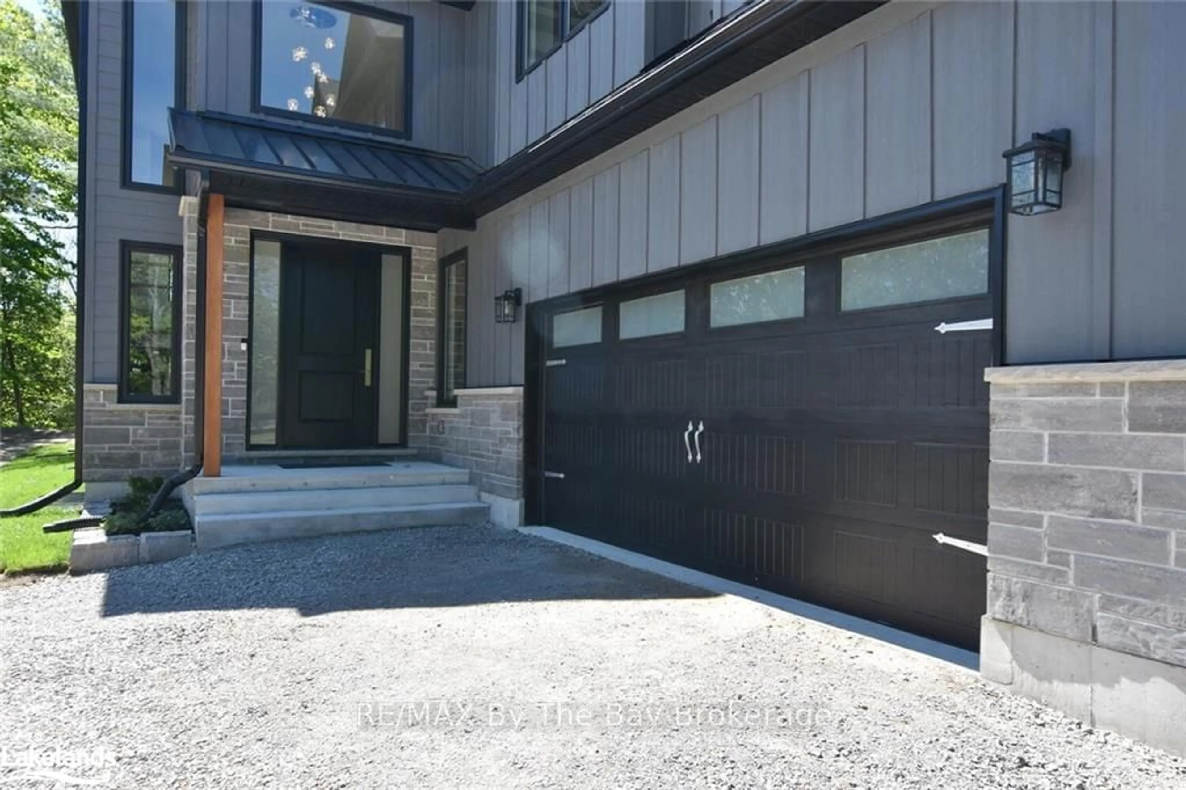 Indoor entryway, cement floor for 183 WOODLAND DRIVE, Wasaga Beach Ontario L9Z 2V4