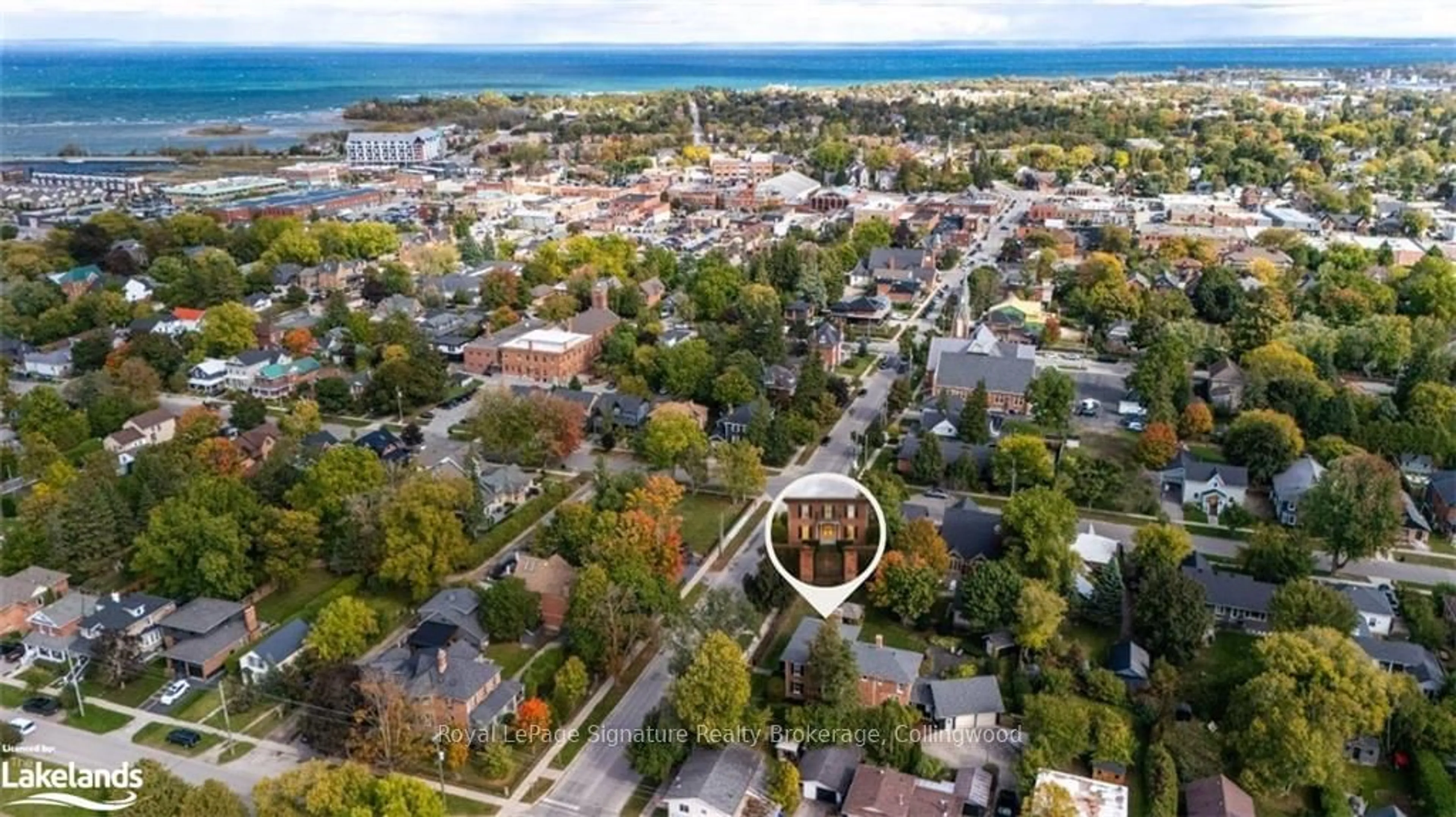 A pic from exterior of the house or condo, the street view for 186 THIRD St, Collingwood Ontario L9Y 1L1