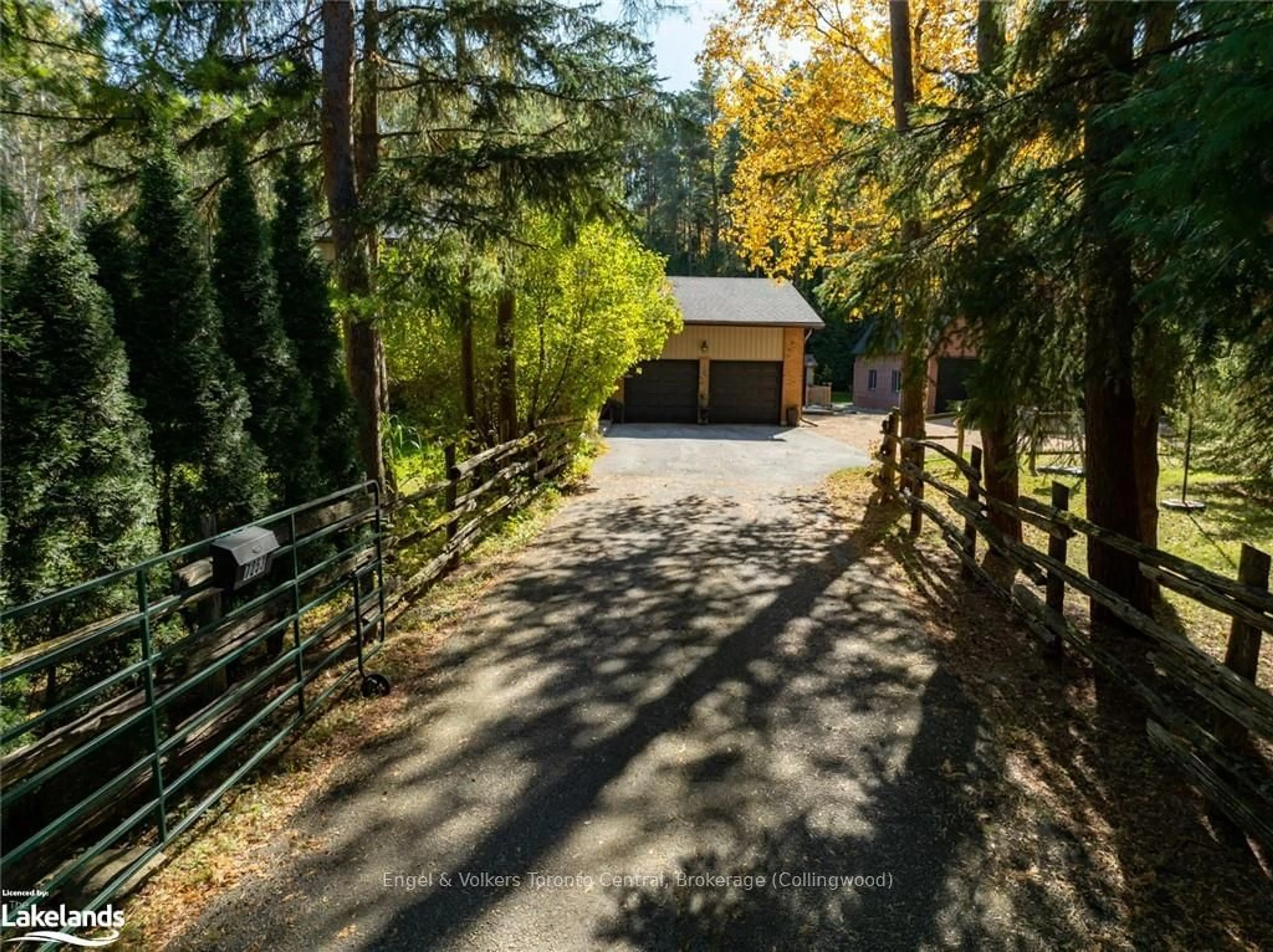 Frontside or backside of a home, the fenced backyard for 7253 36/37 NOTTAWASAGA SIDEROAD Sdrd, Clearview Ontario L0M 1P0