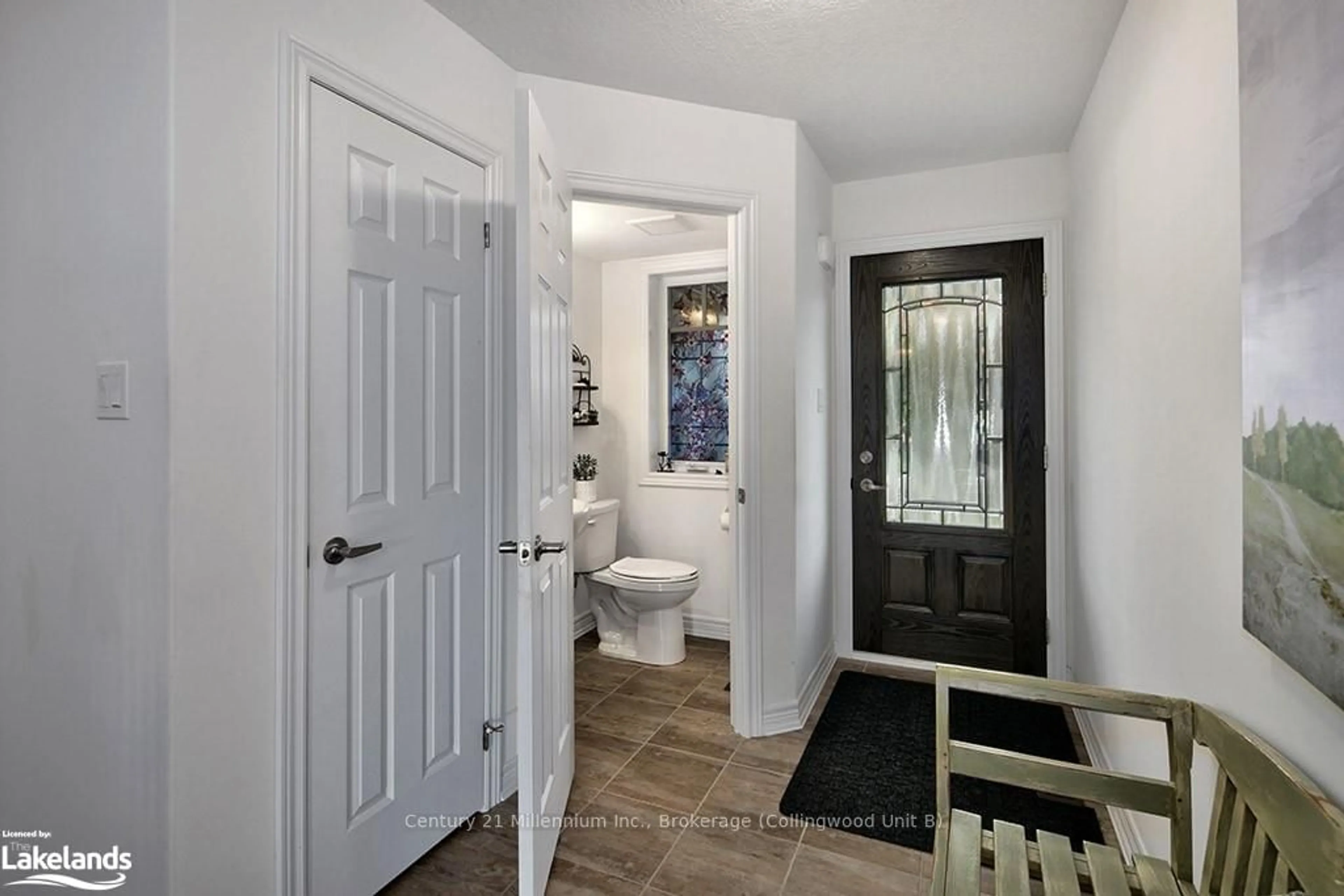 Indoor entryway, wood floors for 10 ARCHER Ave, Collingwood Ontario L9Y 3B7