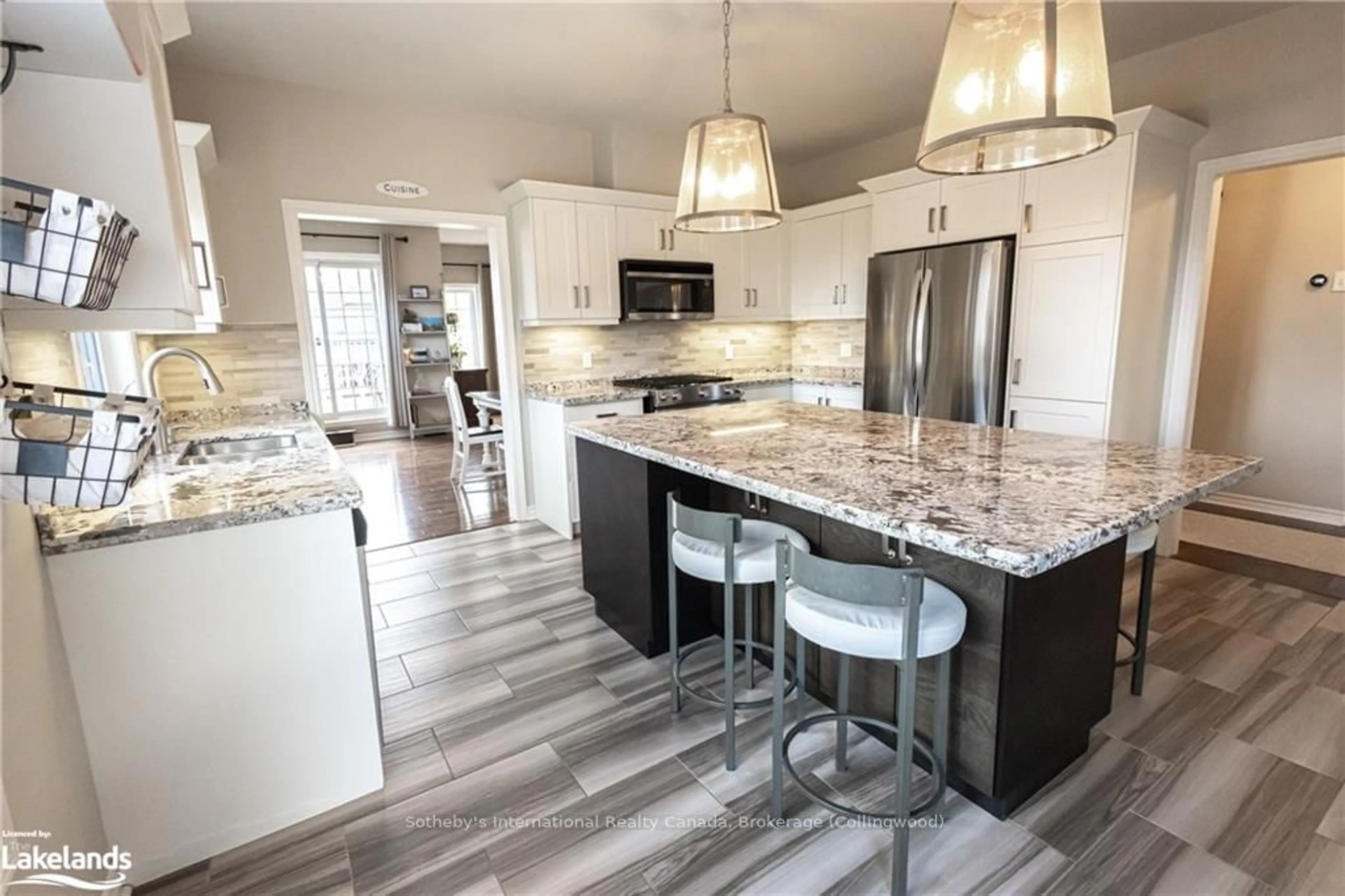 Open concept kitchen for 17 MAIR MILLS Dr, Collingwood Ontario L9Y 0A7