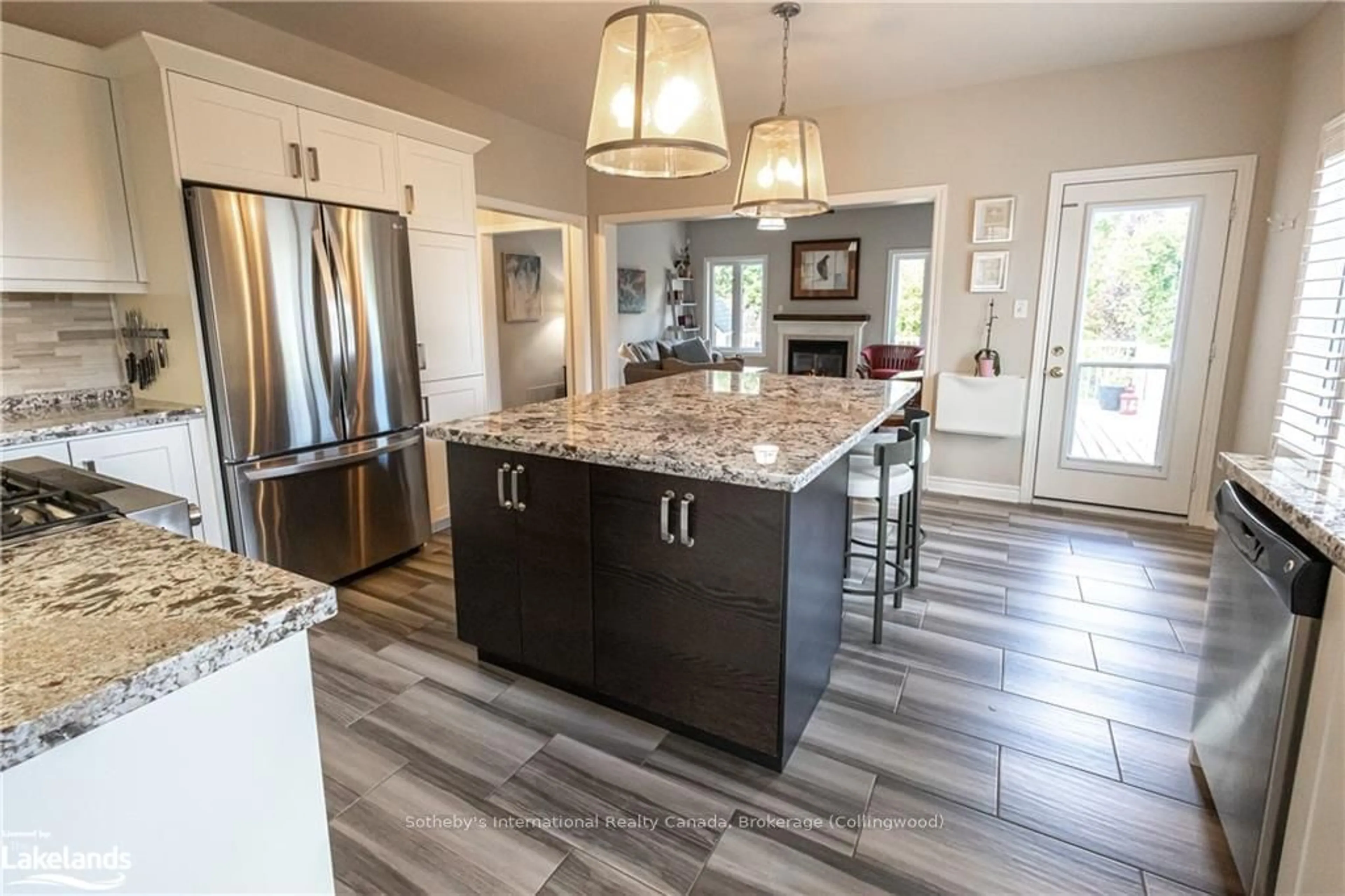 Open concept kitchen for 17 MAIR MILLS Dr, Collingwood Ontario L9Y 0A7