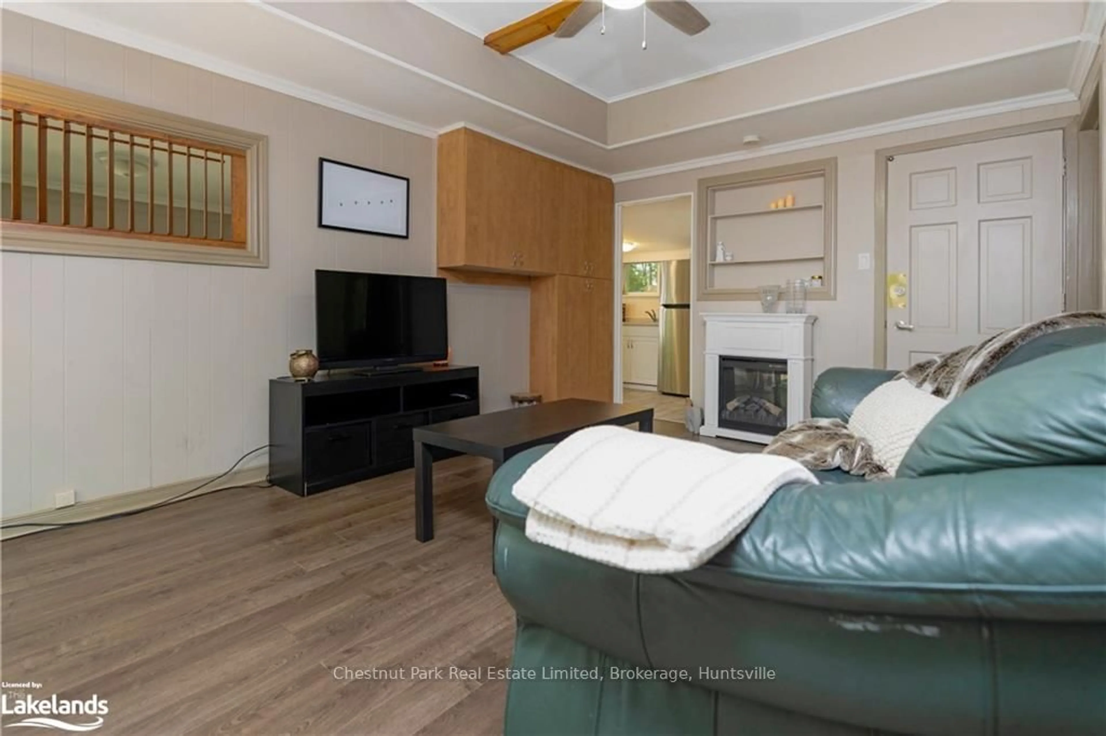Living room, wood floors for 117 OLIVER Dr, Tiny Ontario L0L 2J0