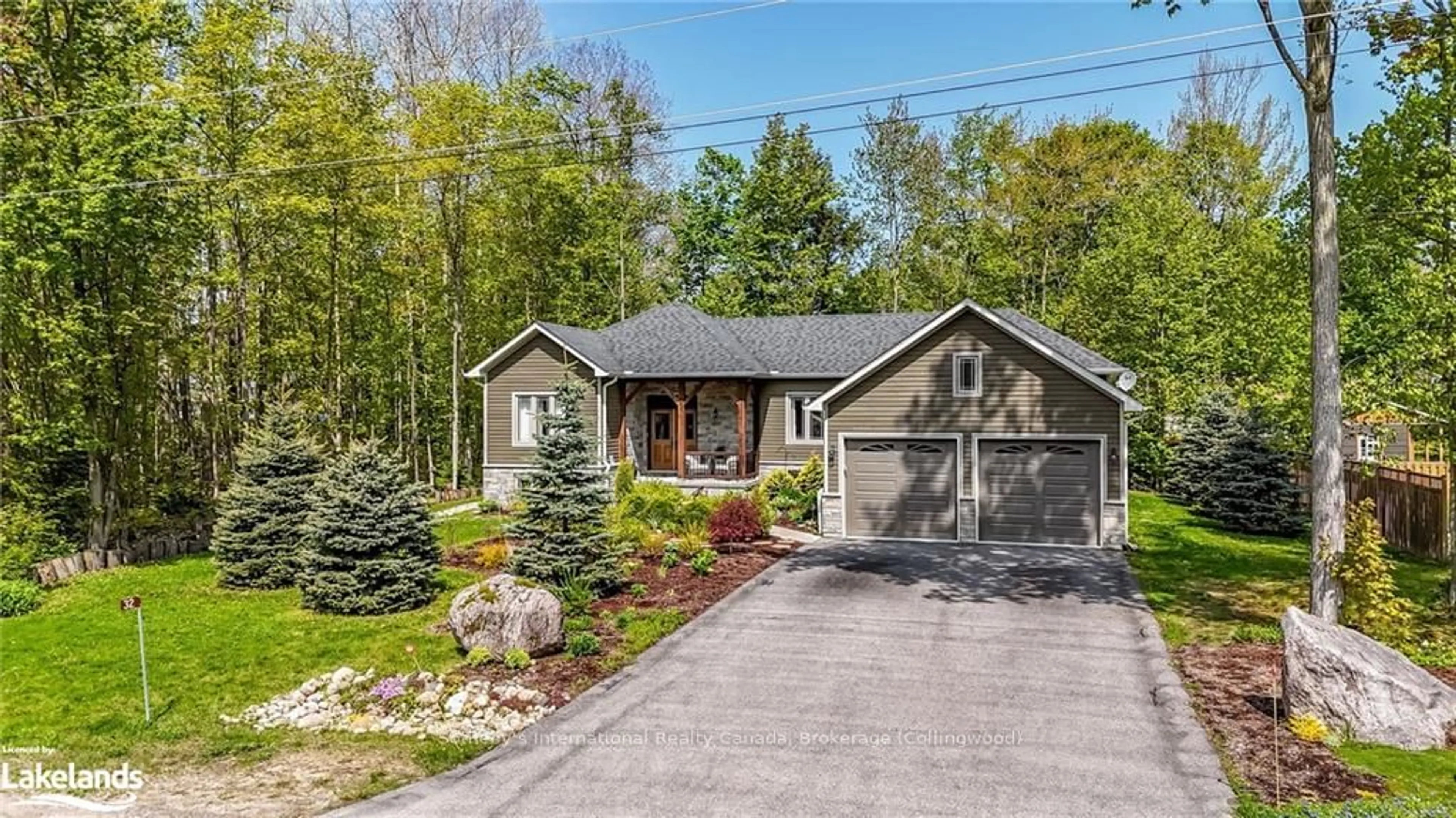 Frontside or backside of a home, cottage for 32 PINECONE Ave, Tiny Ontario L9M 0J2