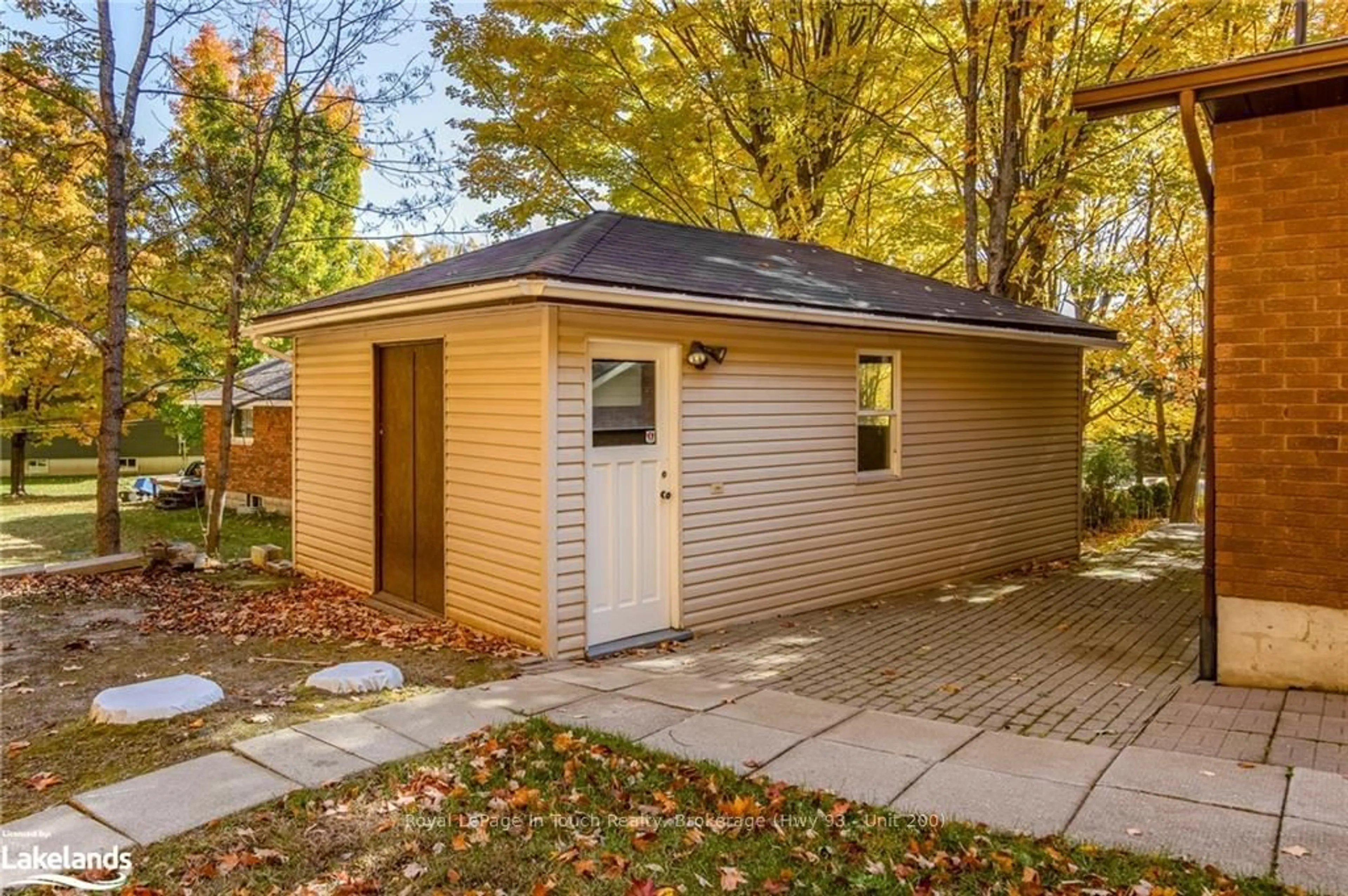 Shed for 61 BEAUFORT Cres, Tiny Ontario L9M 0B8