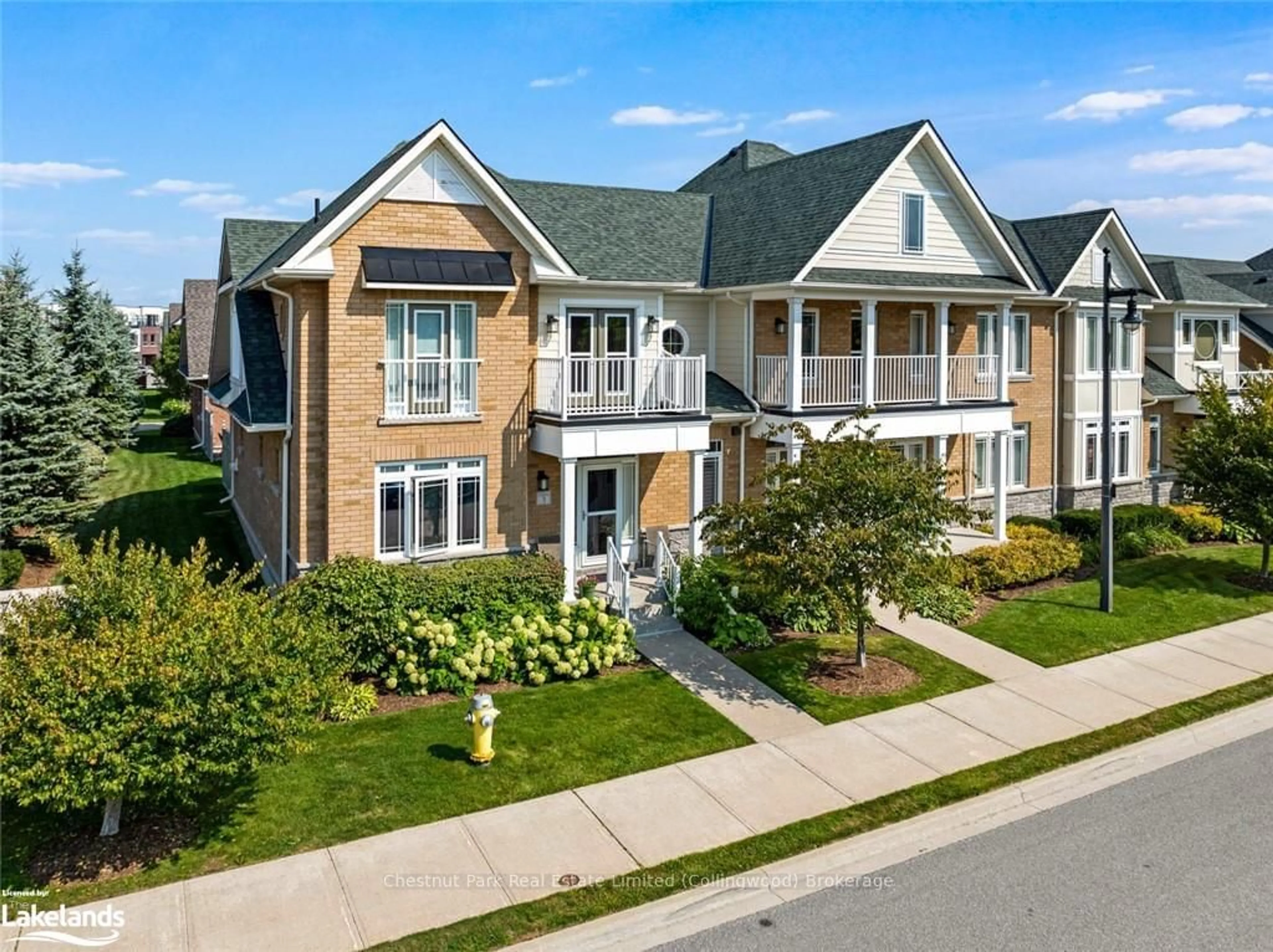 A pic from exterior of the house or condo, the street view for 3 NORTH MAPLE St, Collingwood Ontario L9Y 0J7