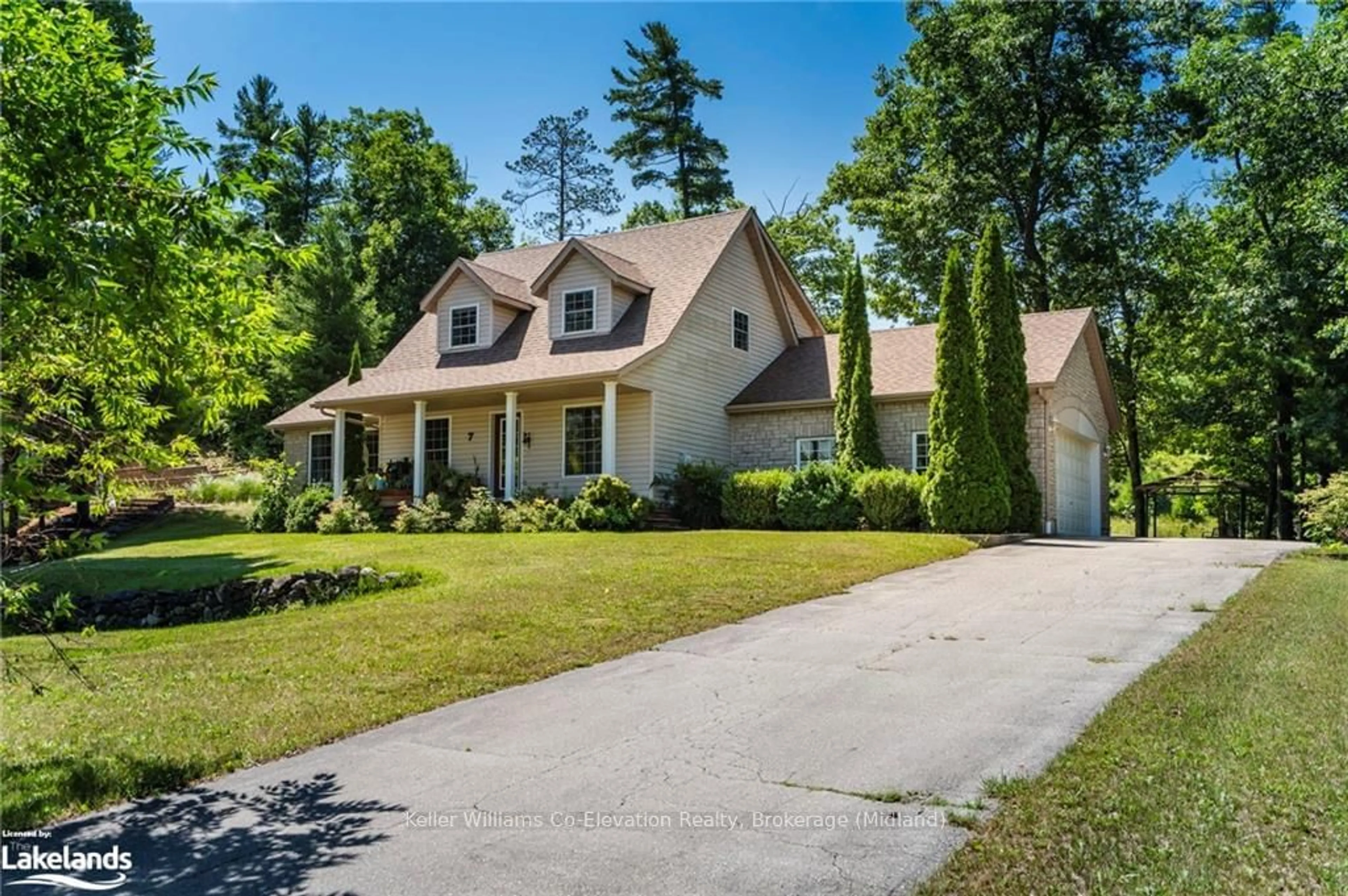 Frontside or backside of a home, cottage for 7 ANDREW Crt, Wasaga Beach Ontario L9Z 1J2