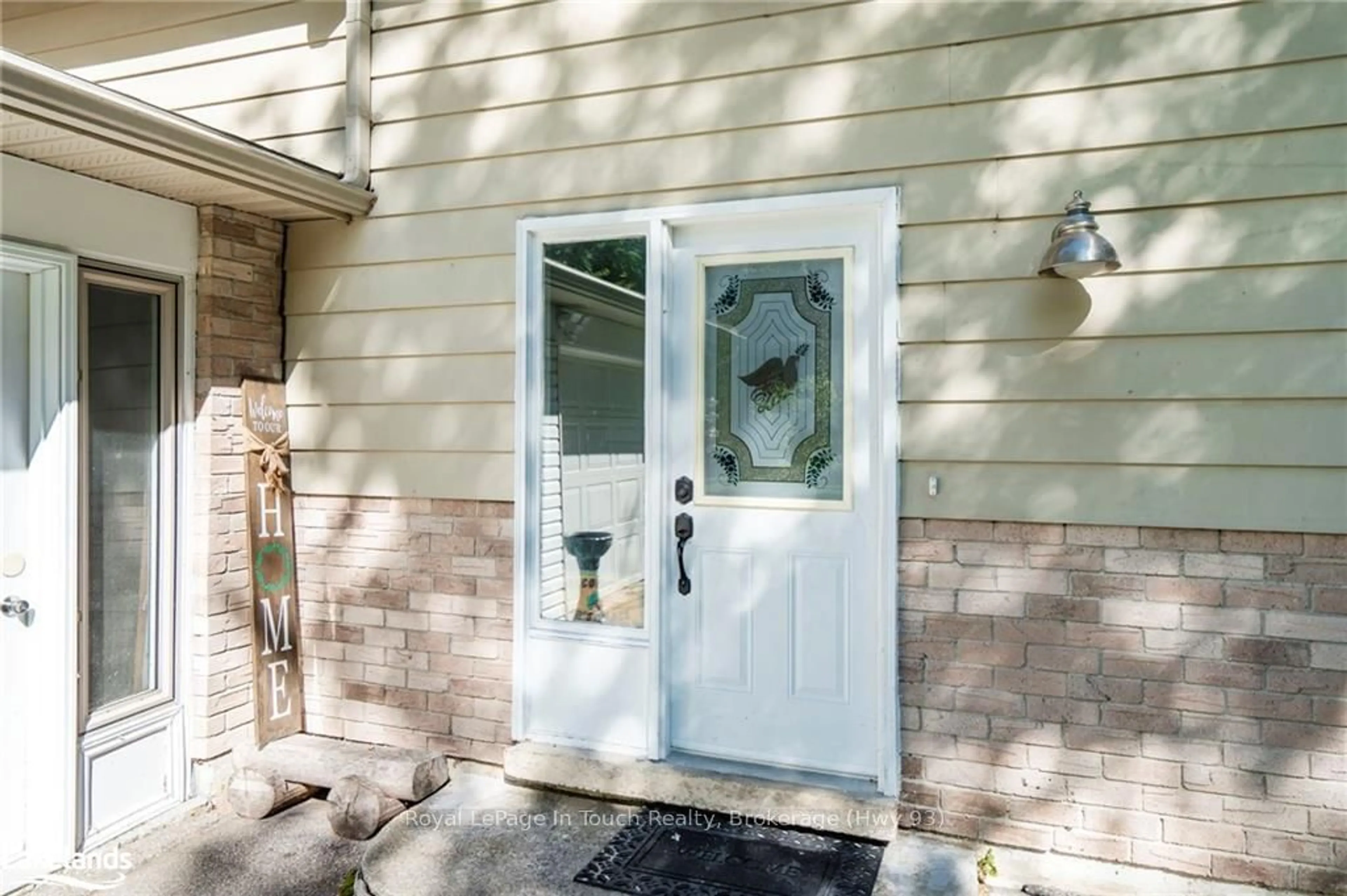 Indoor entryway for 35 DORCAS Ave, Tiny Ontario L0L 2T0