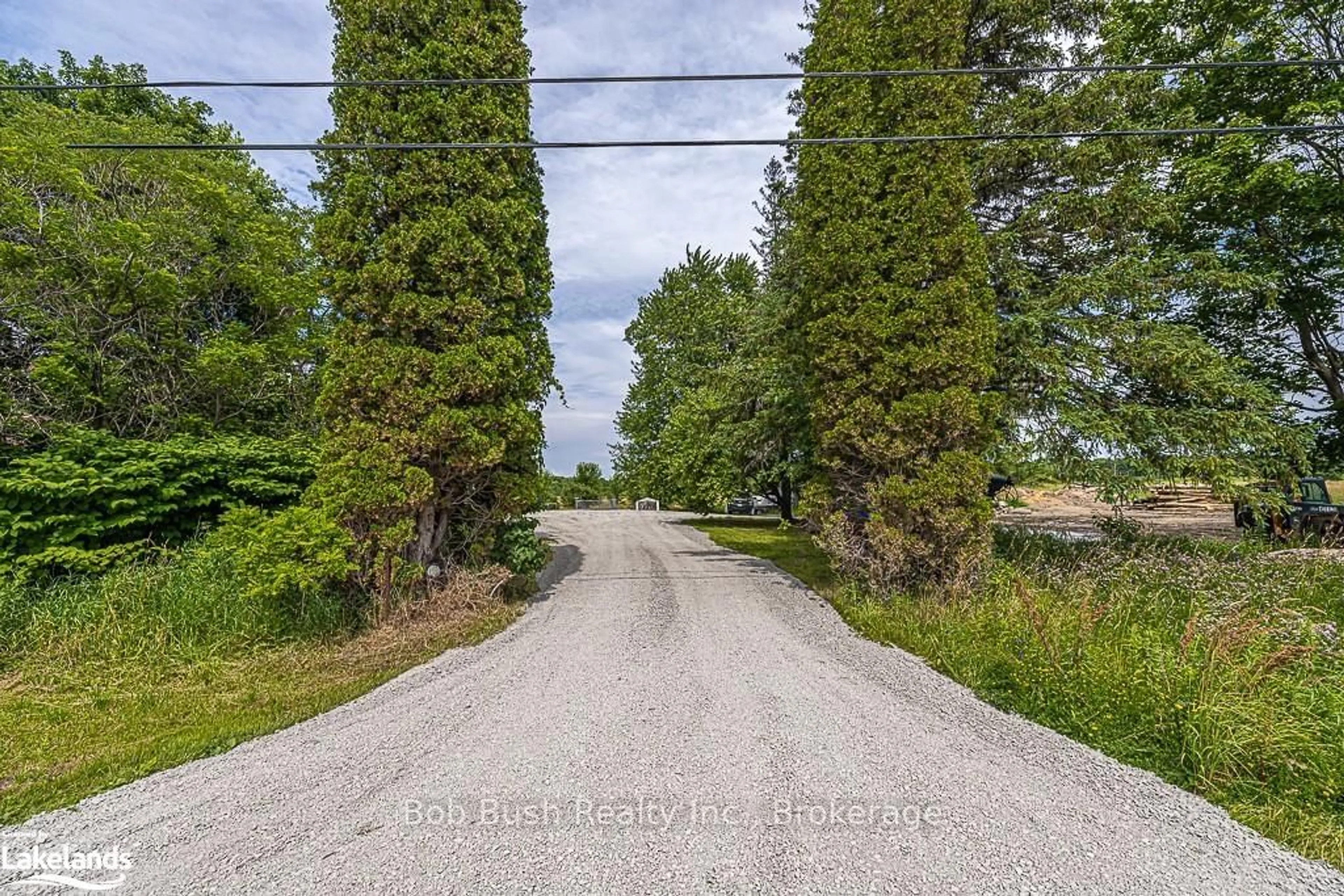 Patio, the street view for 2059 UPPER BIG CHUTE Rd, Severn Ontario L0K 1E0