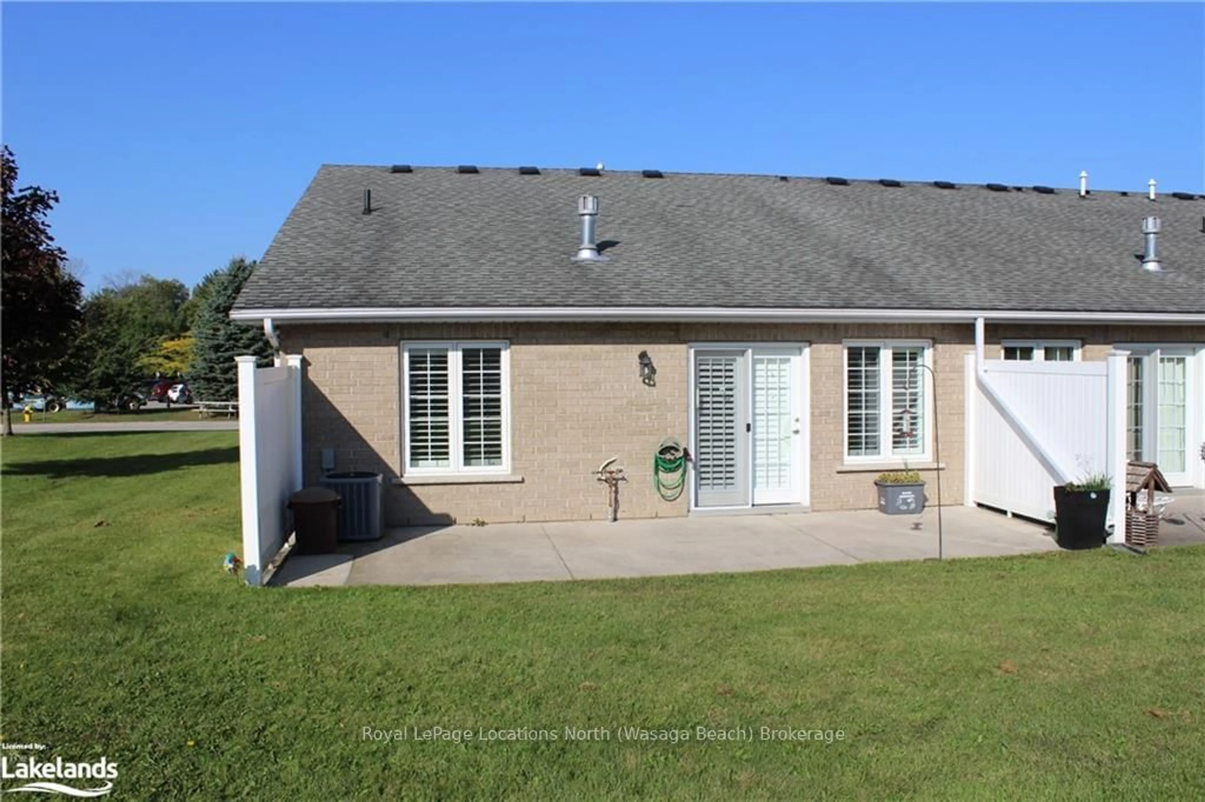 Frontside or backside of a home, cottage for 144 MEADOW Lane, Wasaga Beach Ontario L9Z 0A4