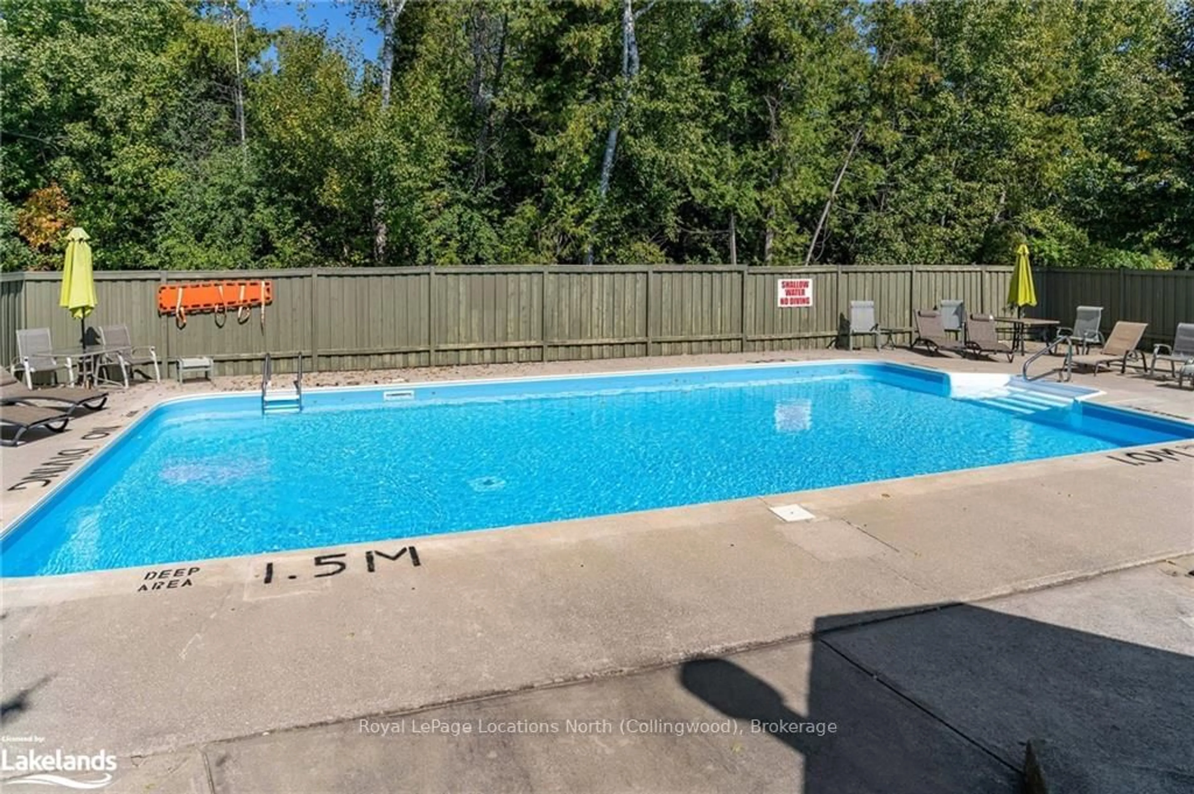 Indoor or outdoor pool for 91 GREEN BRIAR Dr #51, Collingwood Ontario L9Y 5J2