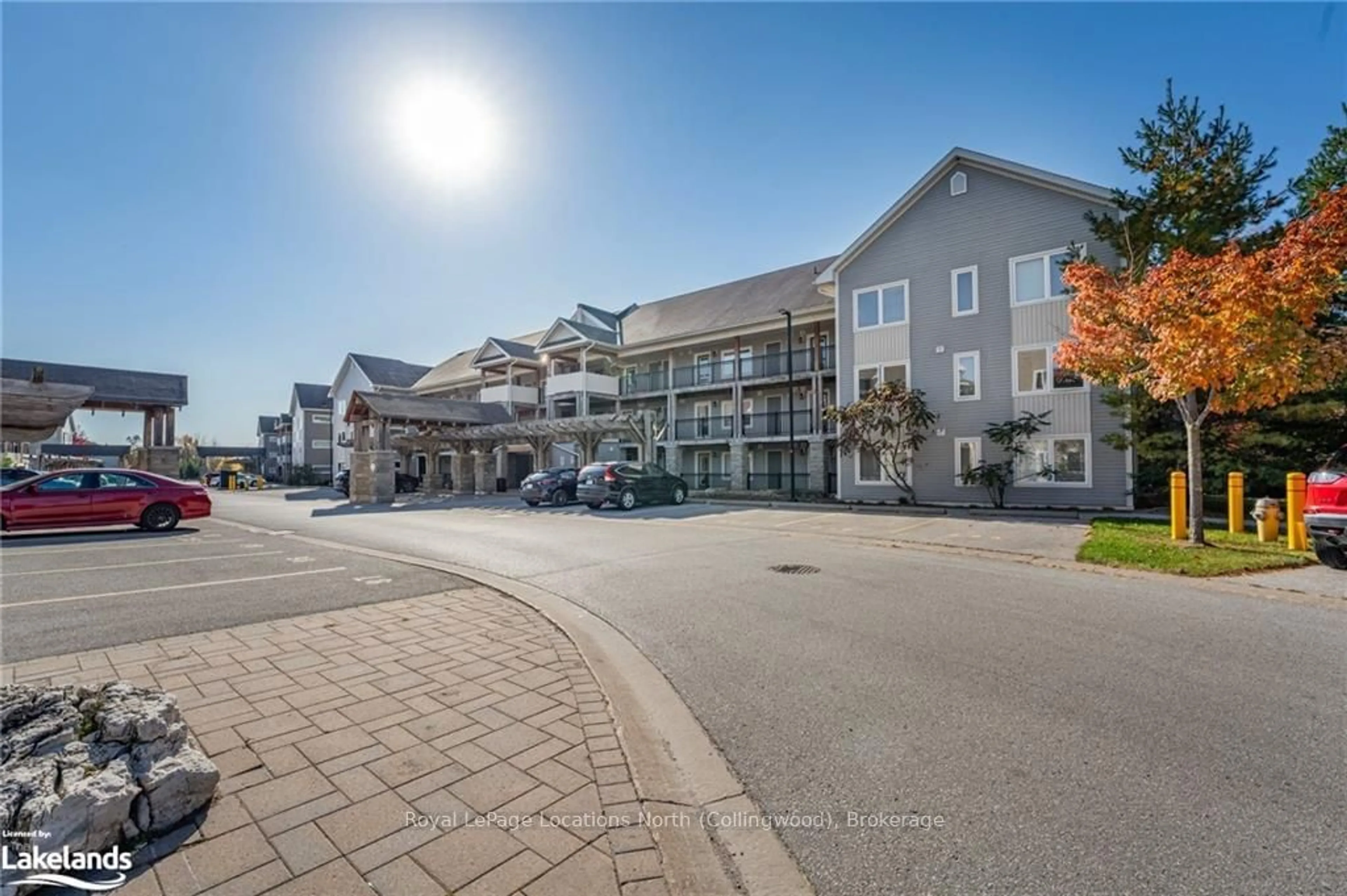 A pic from exterior of the house or condo, the front or back of building for 4 BRANDY LANE Dr #201, Collingwood Ontario L9Y 0X4