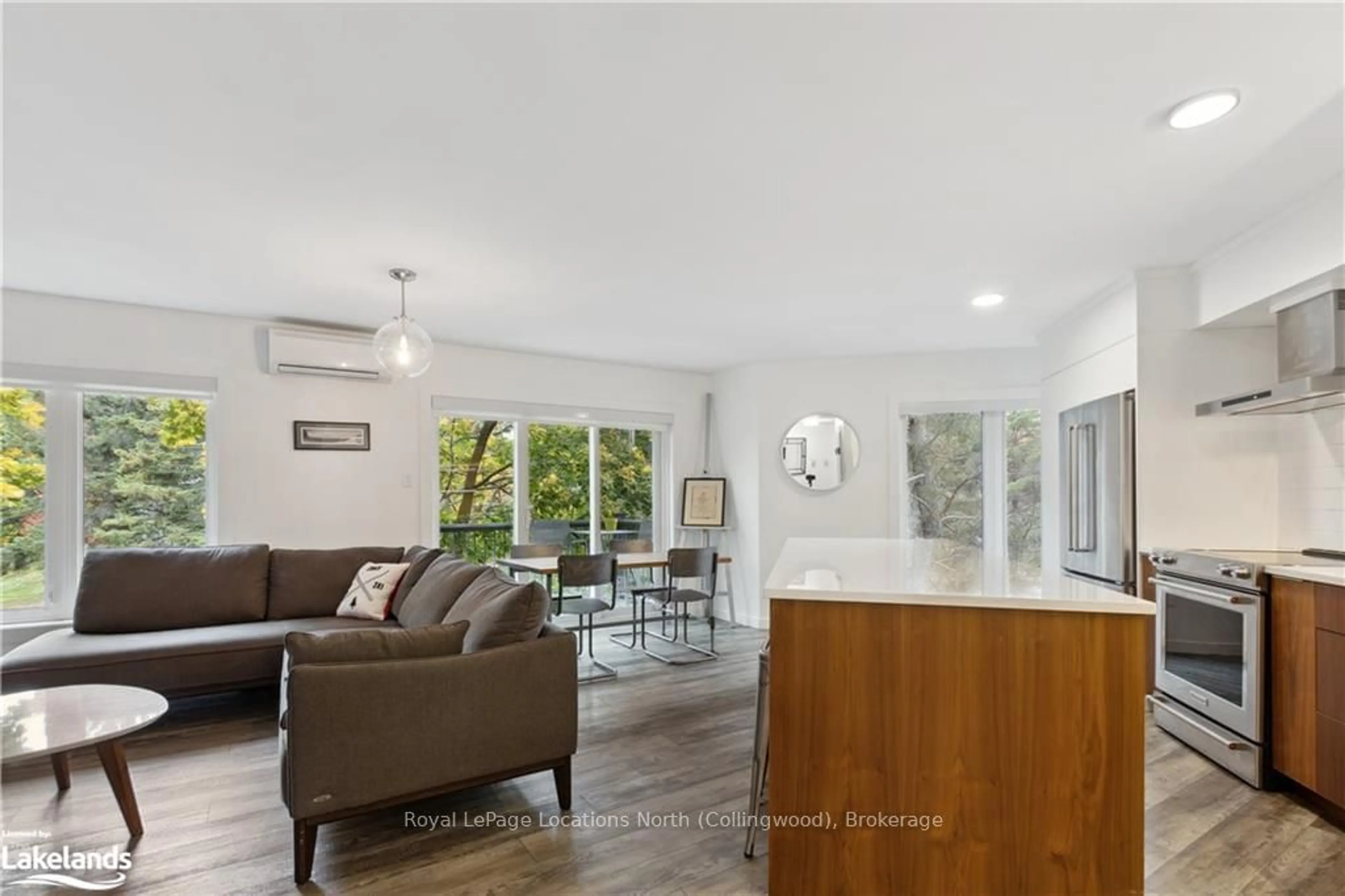 Living room, wood floors for 784 JOHNSTON PARK Ave, Collingwood Ontario L9Y 5C7