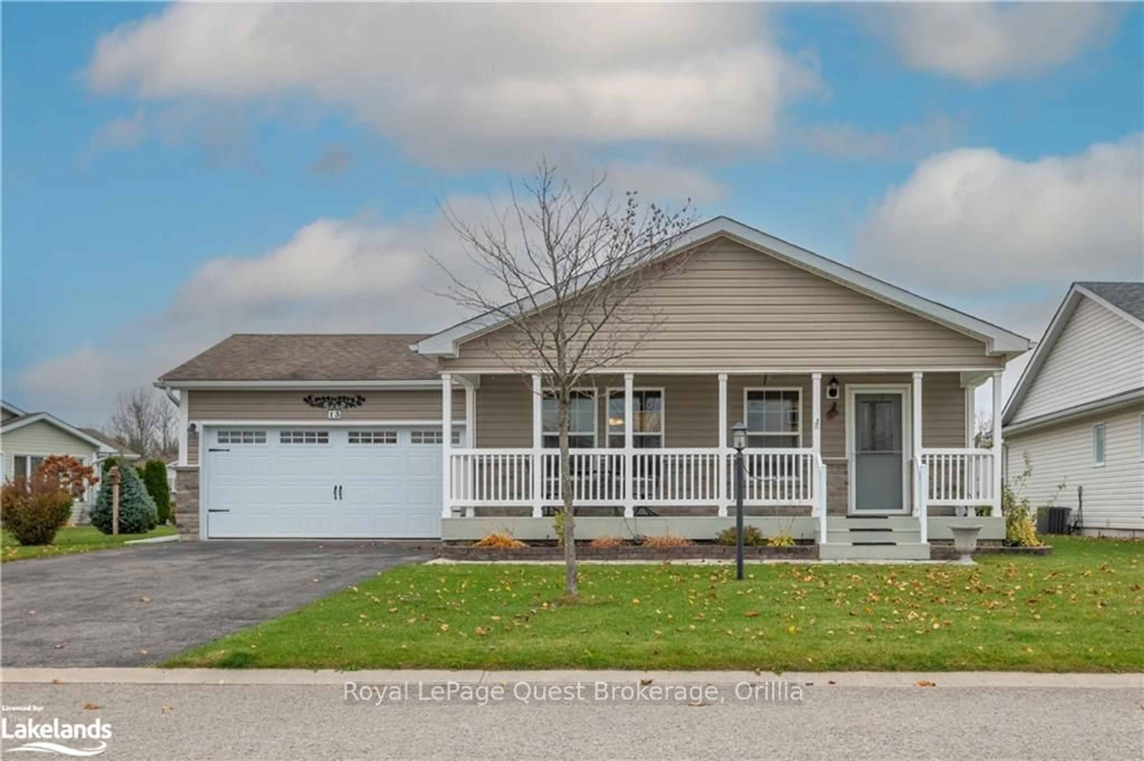 Frontside or backside of a home, cottage for 13 MARVIN GARDENS Blvd, Wasaga Beach Ontario L9Z 3A8