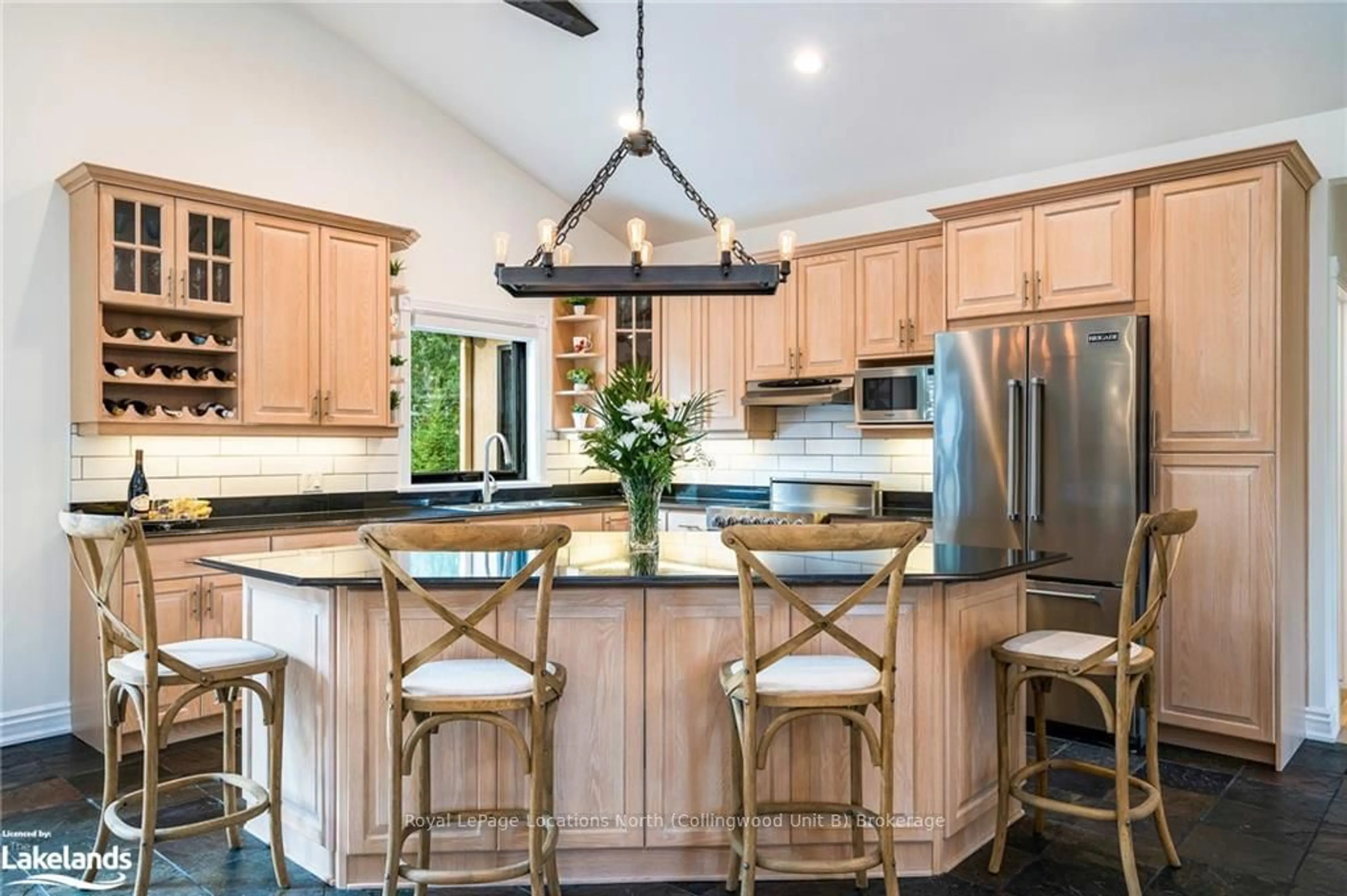 Contemporary kitchen, wood floors, cottage for 20 TRAILS End, Collingwood Ontario L9Y 5B1