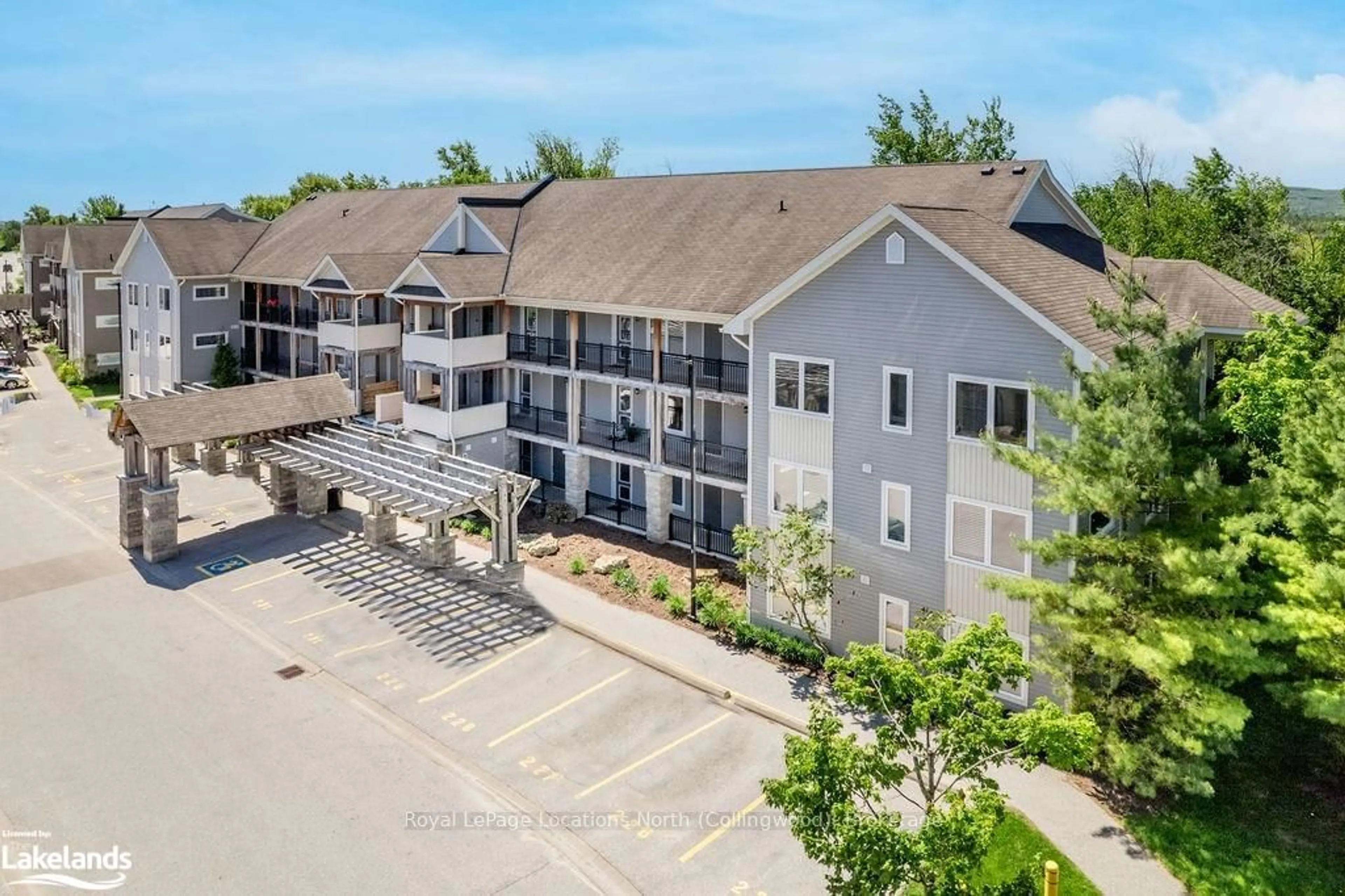 A pic from exterior of the house or condo, the front or back of building for 4 BRANDY LANE Dr #308, Collingwood Ontario L9Y 5B3