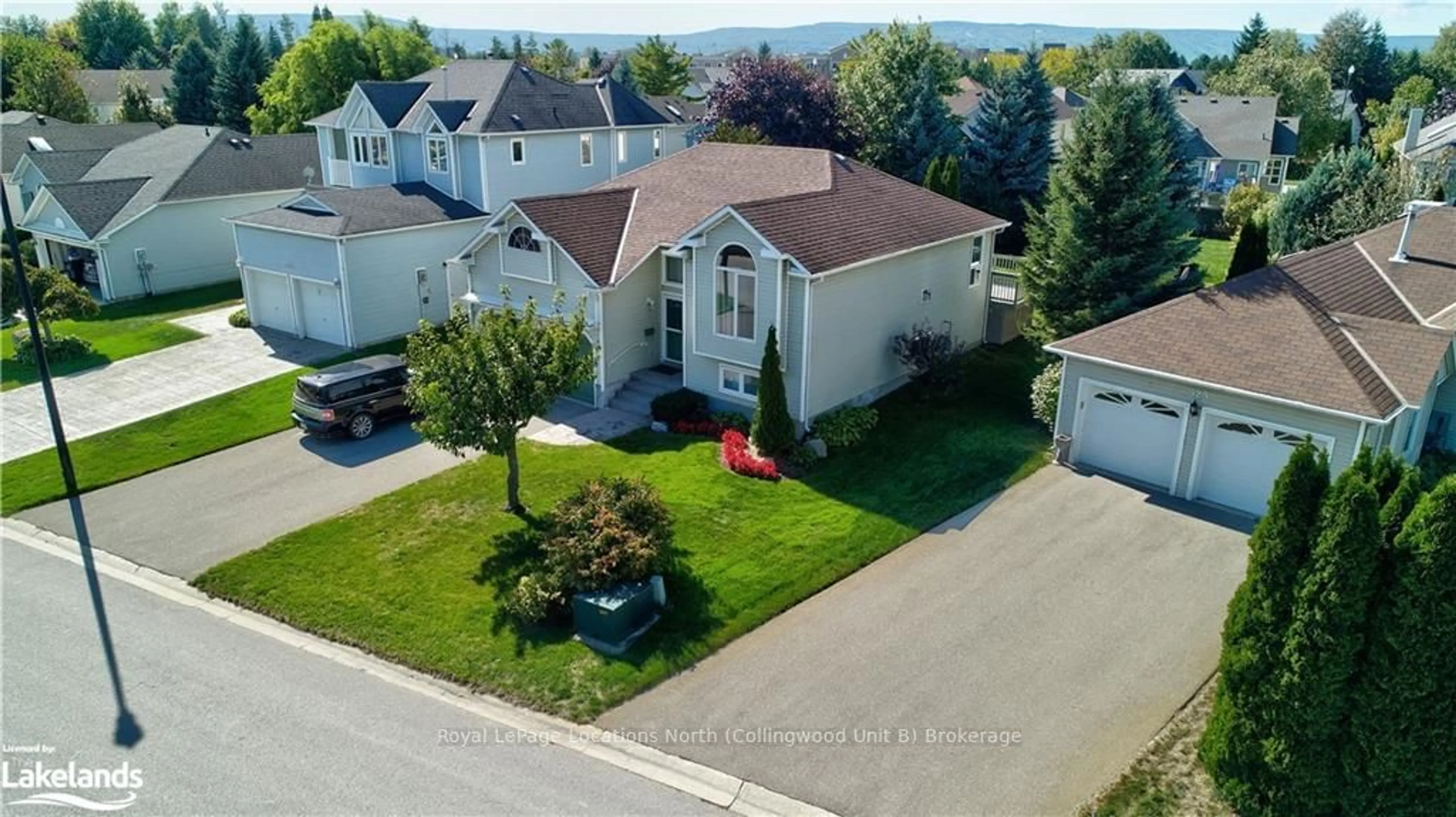 A pic from exterior of the house or condo, the street view for 321 BALSAM St, Collingwood Ontario L9Y 5B9