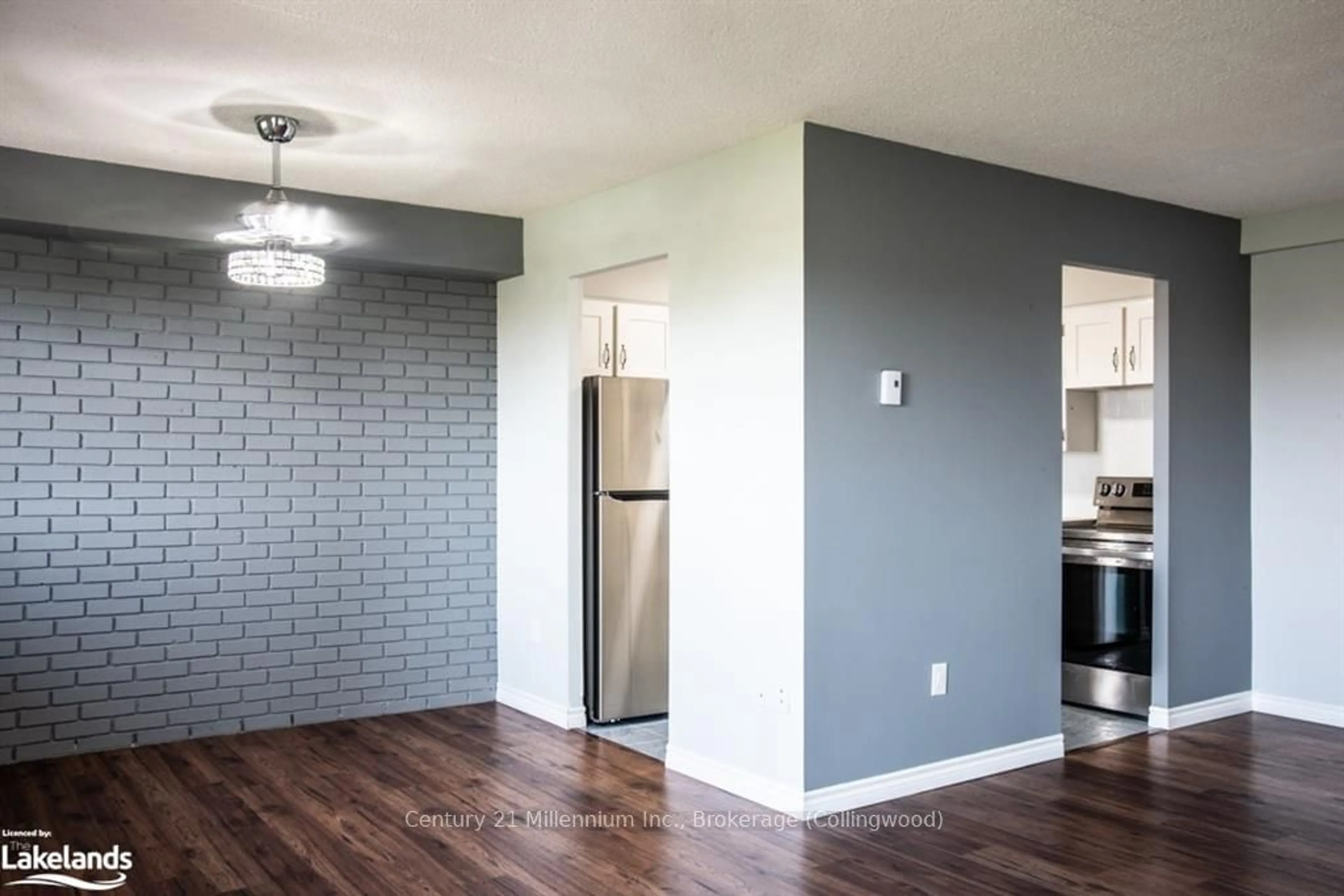 A pic of a room, wood floors for 460 ONTARIO St #403, Collingwood Ontario L9Y 4E5