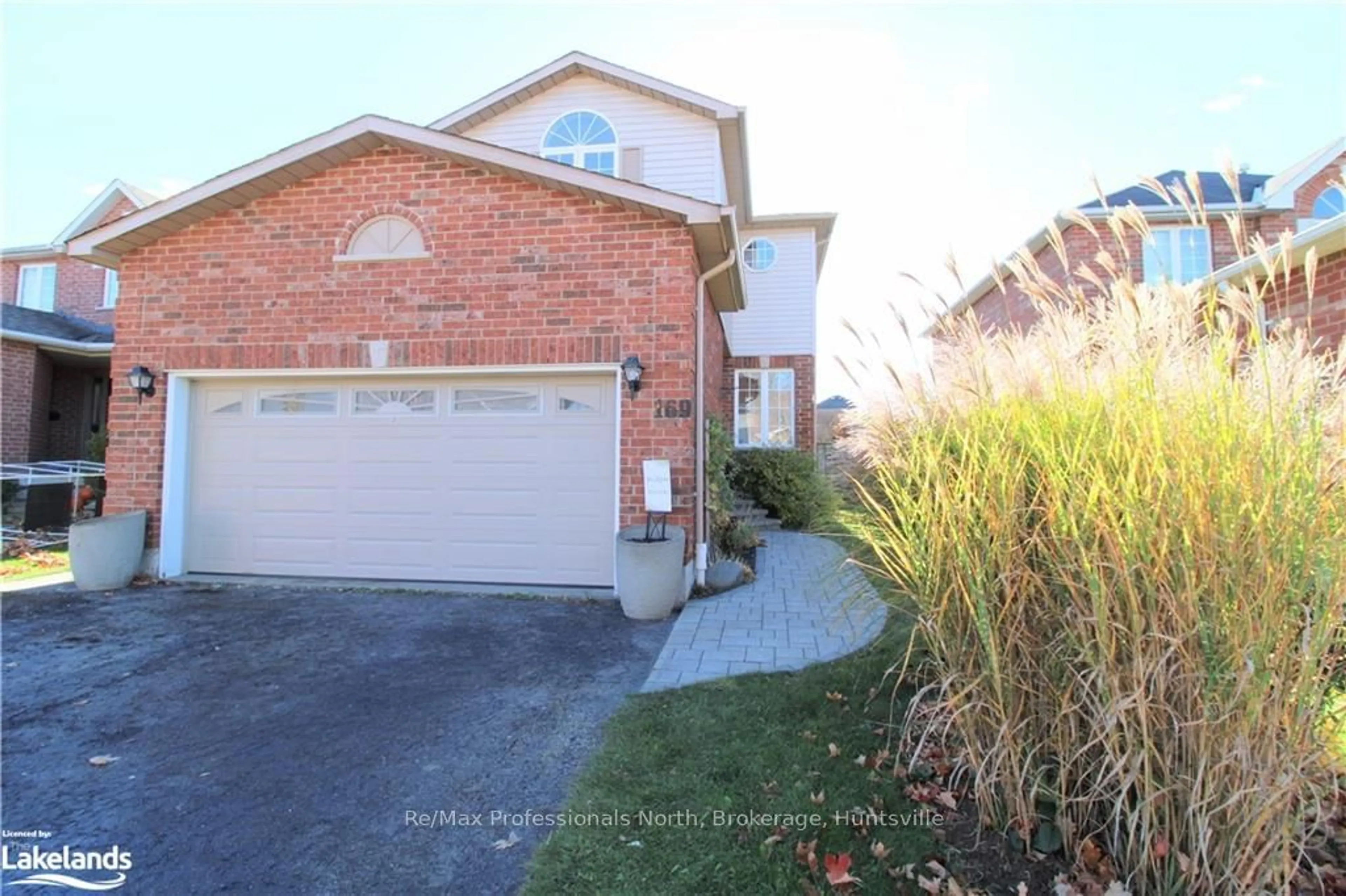 A pic from exterior of the house or condo, the street view for 169 TAYLOR Dr, Barrie Ontario L4N 8L1