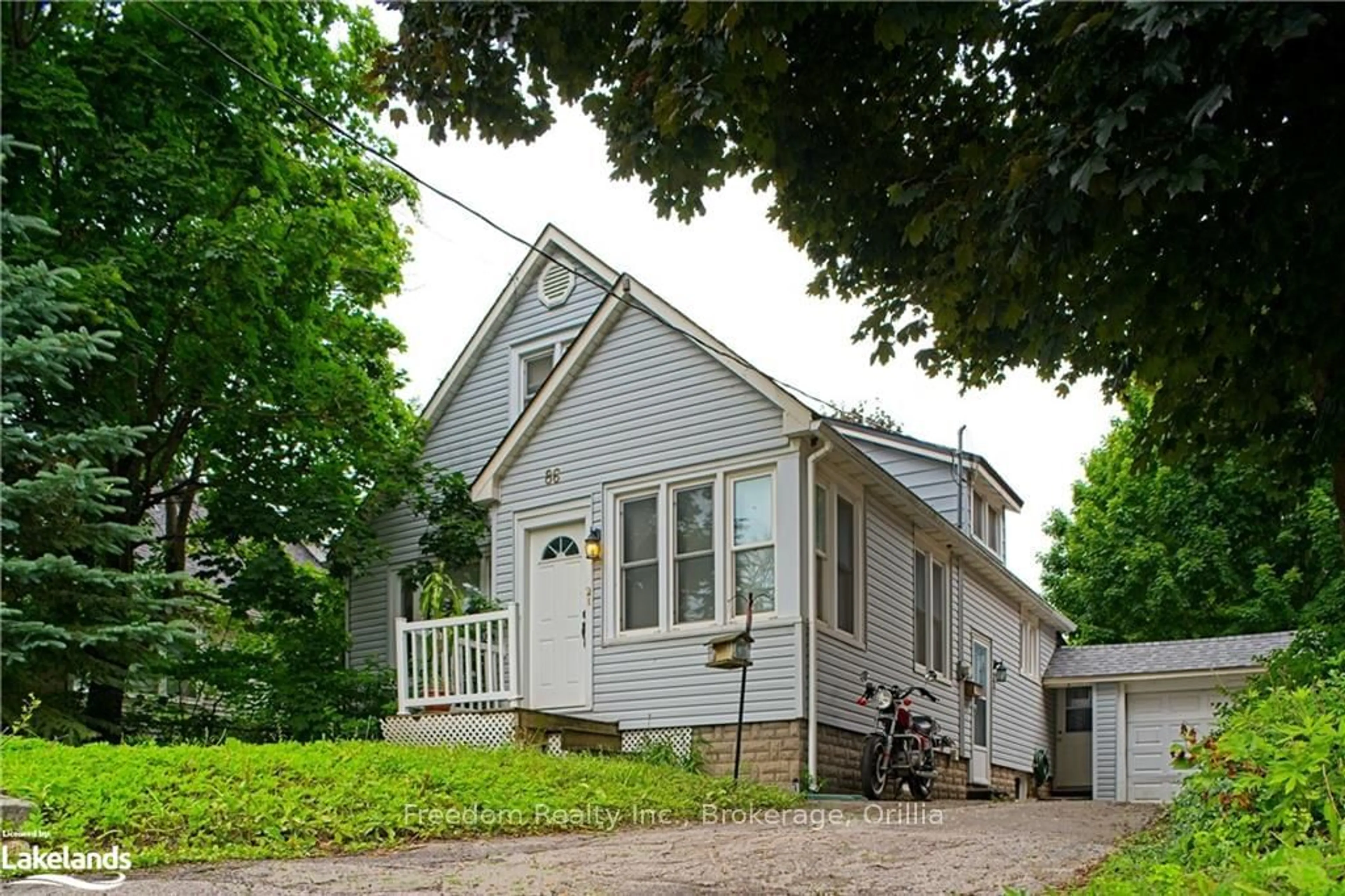 Frontside or backside of a home, cottage for 86 NEYWASH St, Orillia Ontario L3V 1X5