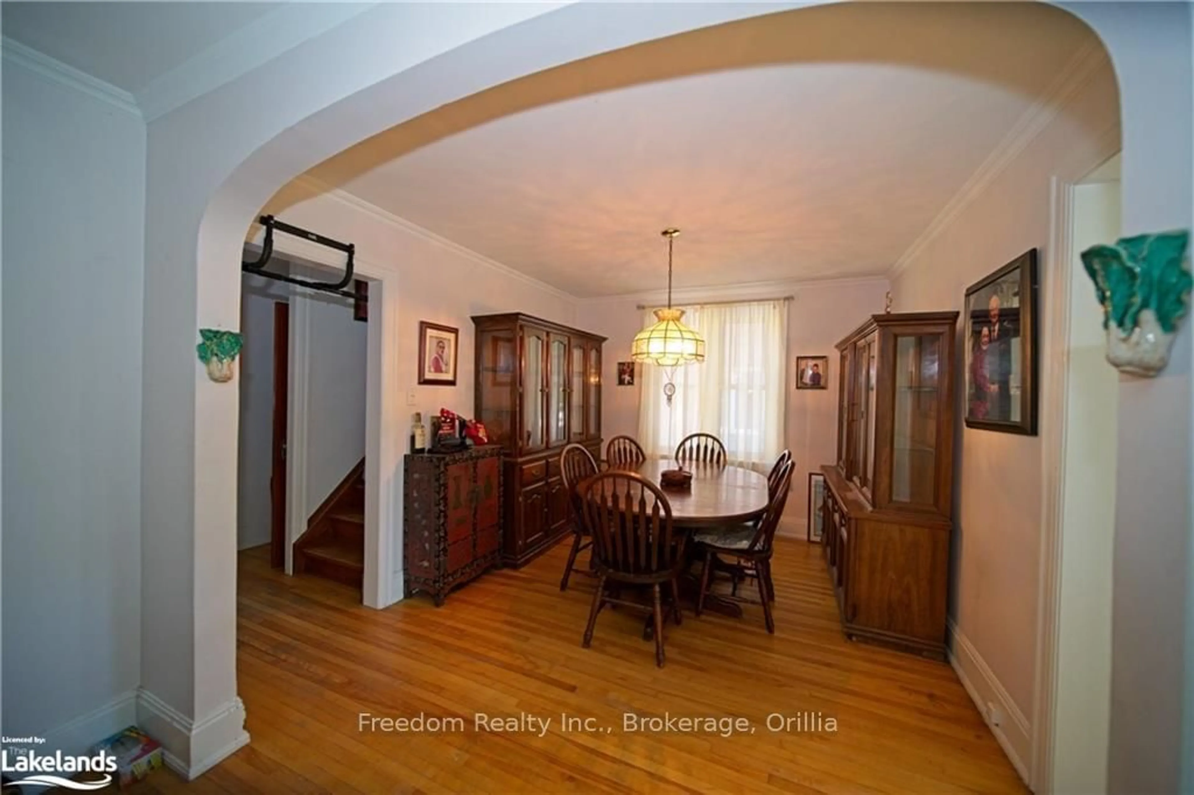 Dining room, wood floors, cottage for 86 NEYWASH St, Orillia Ontario L3V 1X5