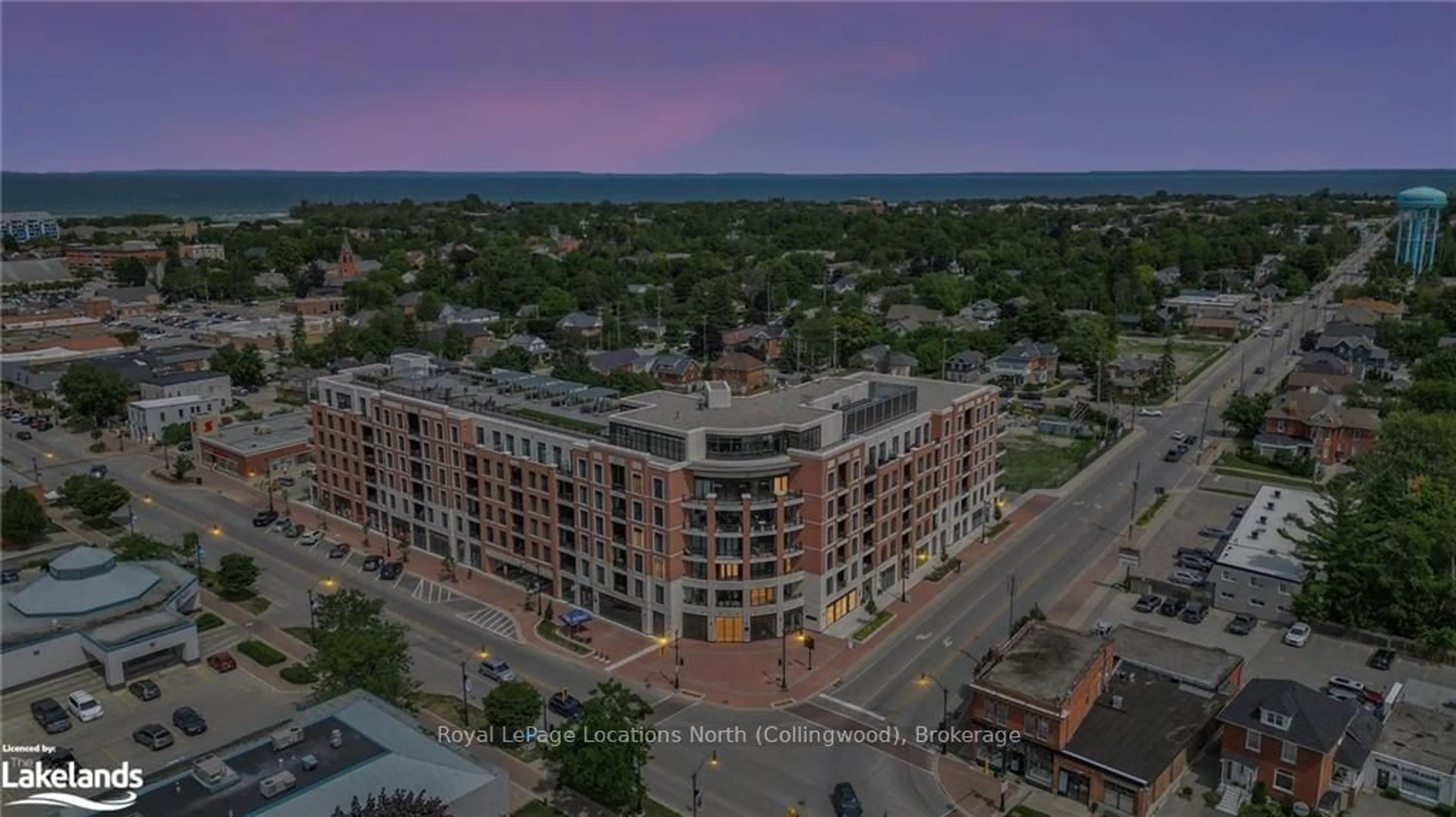 A pic from exterior of the house or condo, the street view for 1 HUME St #509, Collingwood Ontario L9Y 0X3