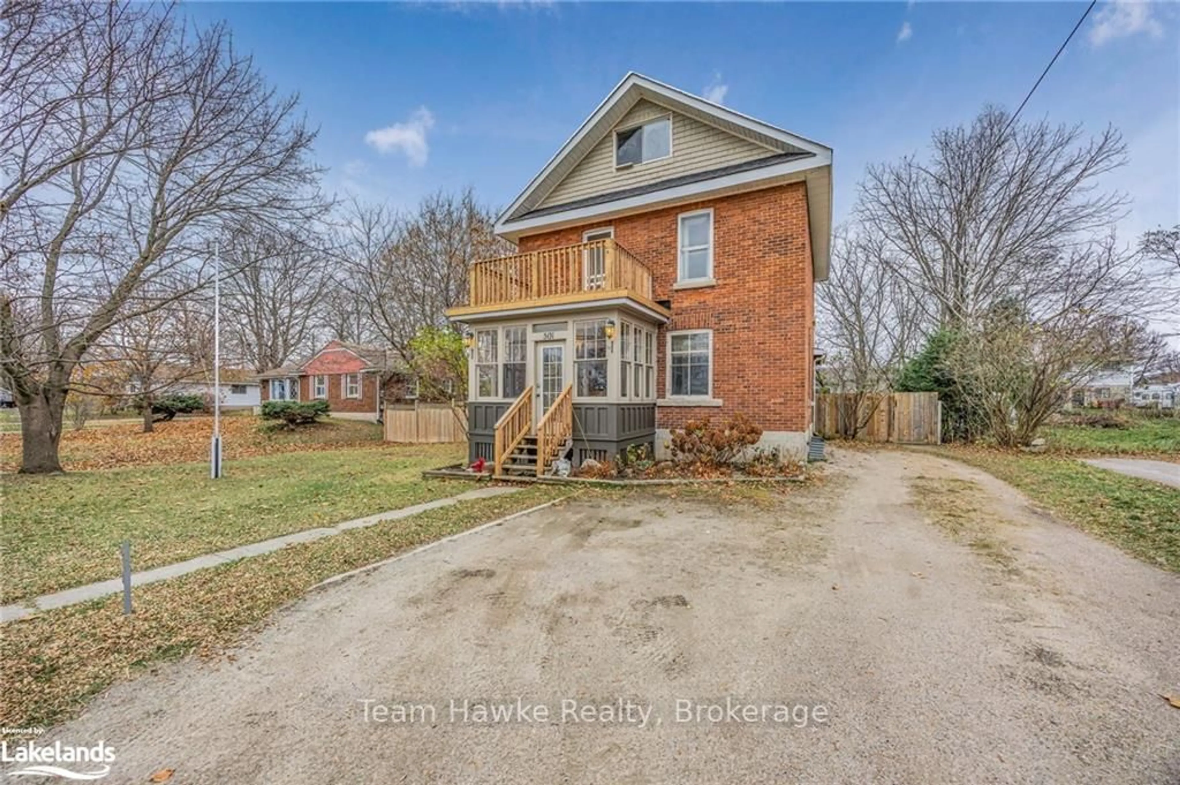 Frontside or backside of a home, the street view for 501 TALBOT St, Tay Ontario L0K 1R0