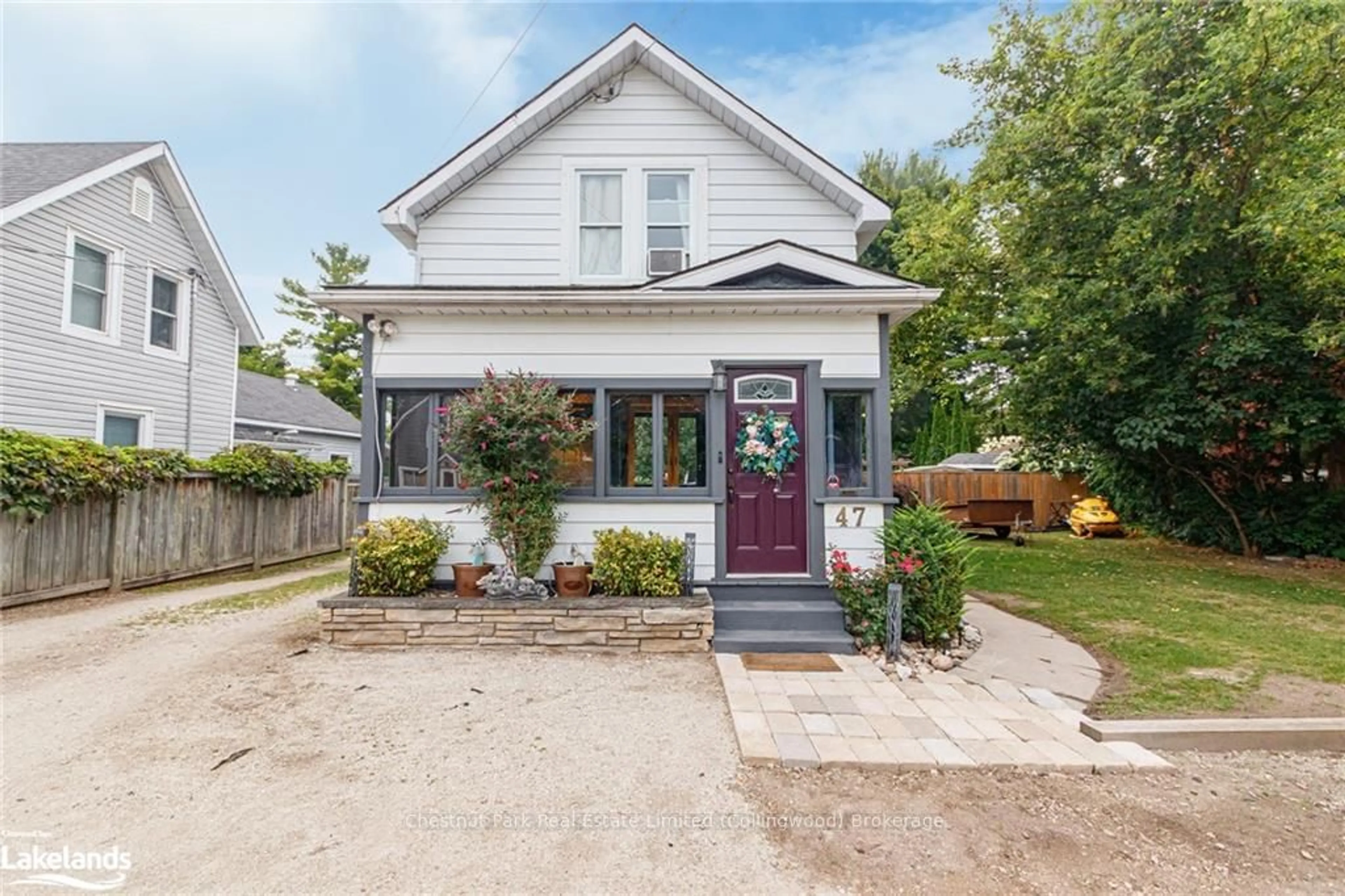 Frontside or backside of a home, cottage for 47 MARKET St, Collingwood Ontario L9Y 3M5