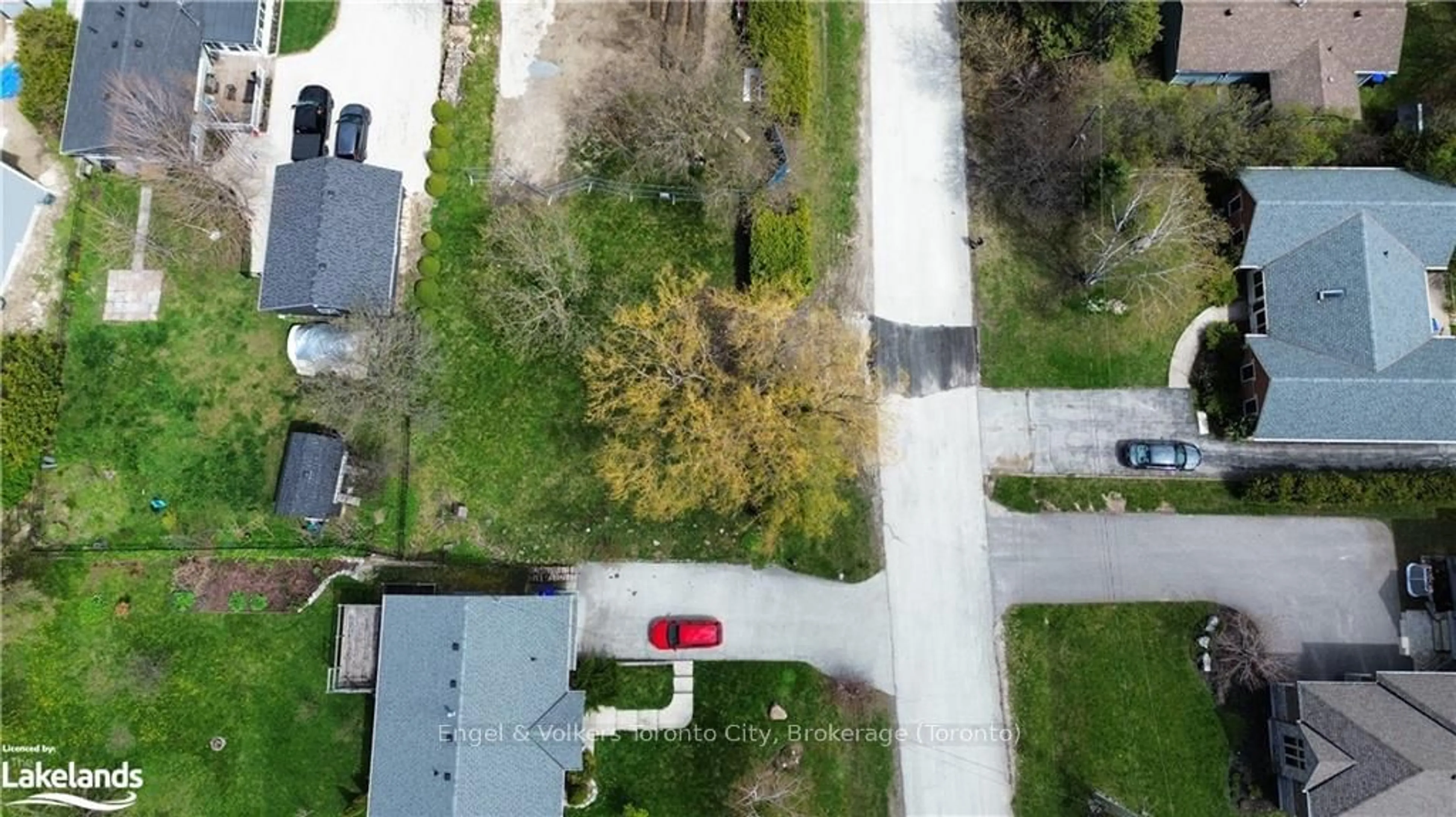 Frontside or backside of a home, the street view for 23 ROBERT Ave, Collingwood Ontario L9Y 3Z1