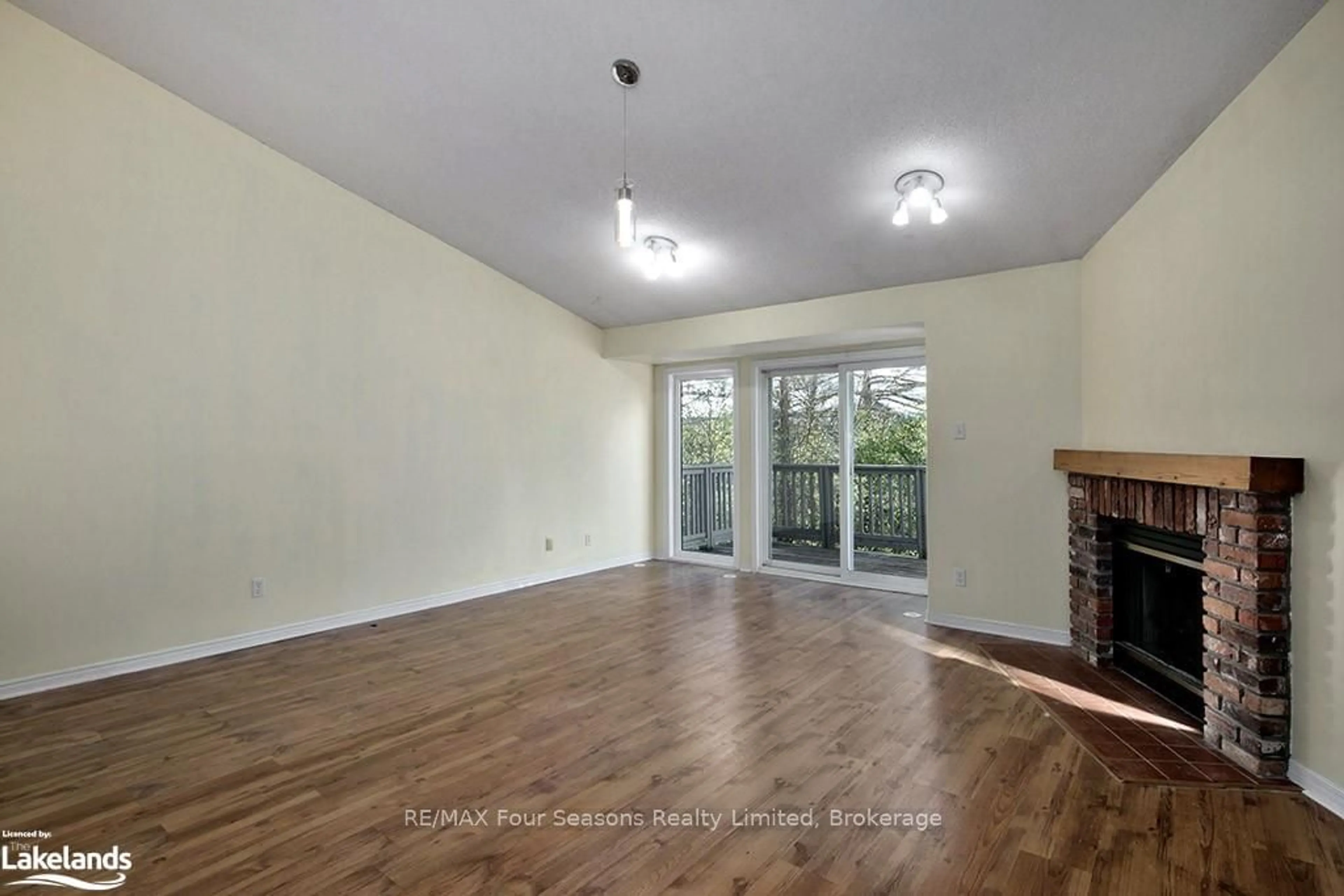 A pic of a room, wood floors for 5 HARBOUR STREET EAST #34, Collingwood Ontario L9Y 5C1