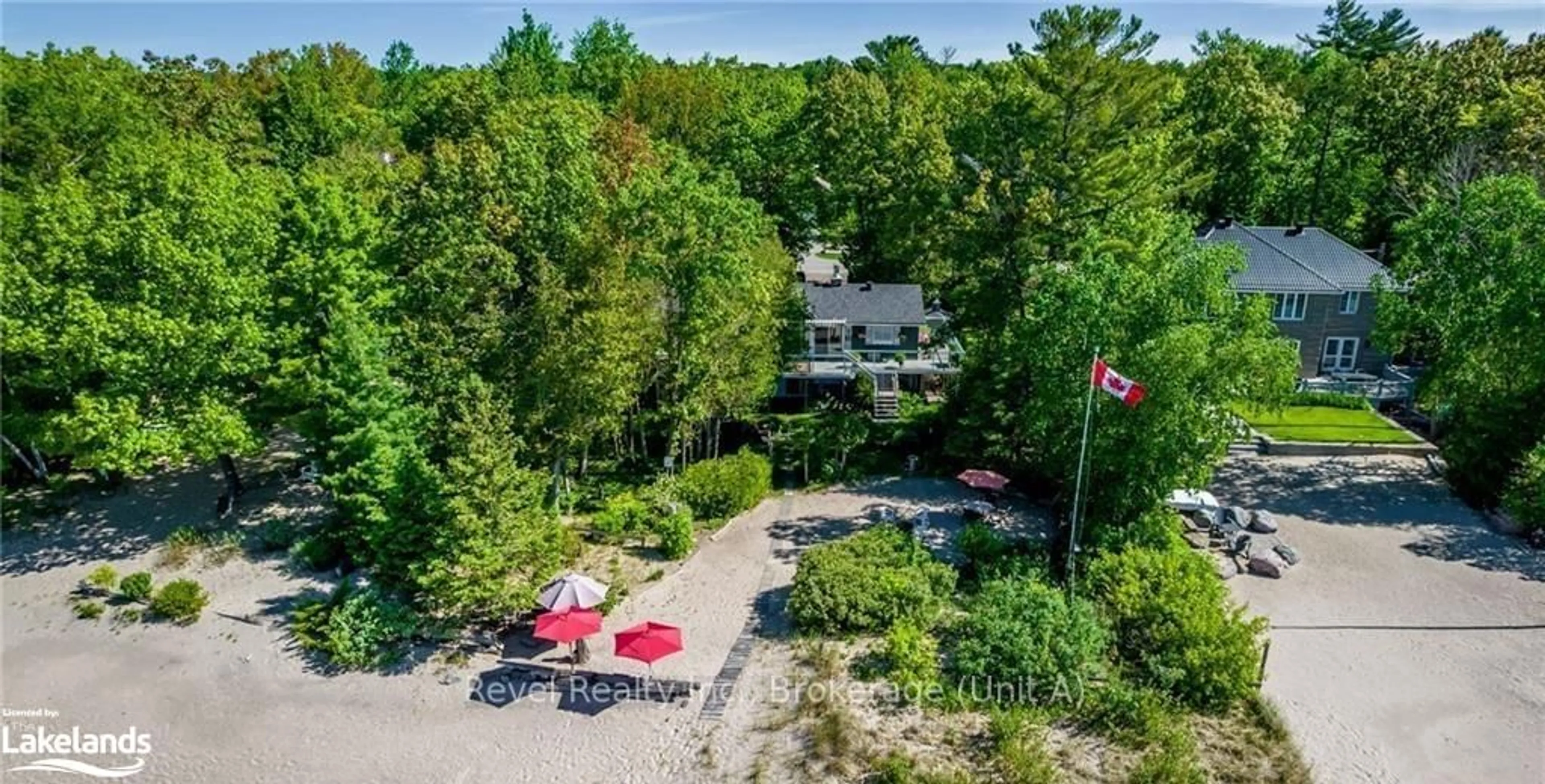 A pic from exterior of the house or condo, cottage for 1336 TINY BEACHES Rd, Tiny Ontario L9M 0H3