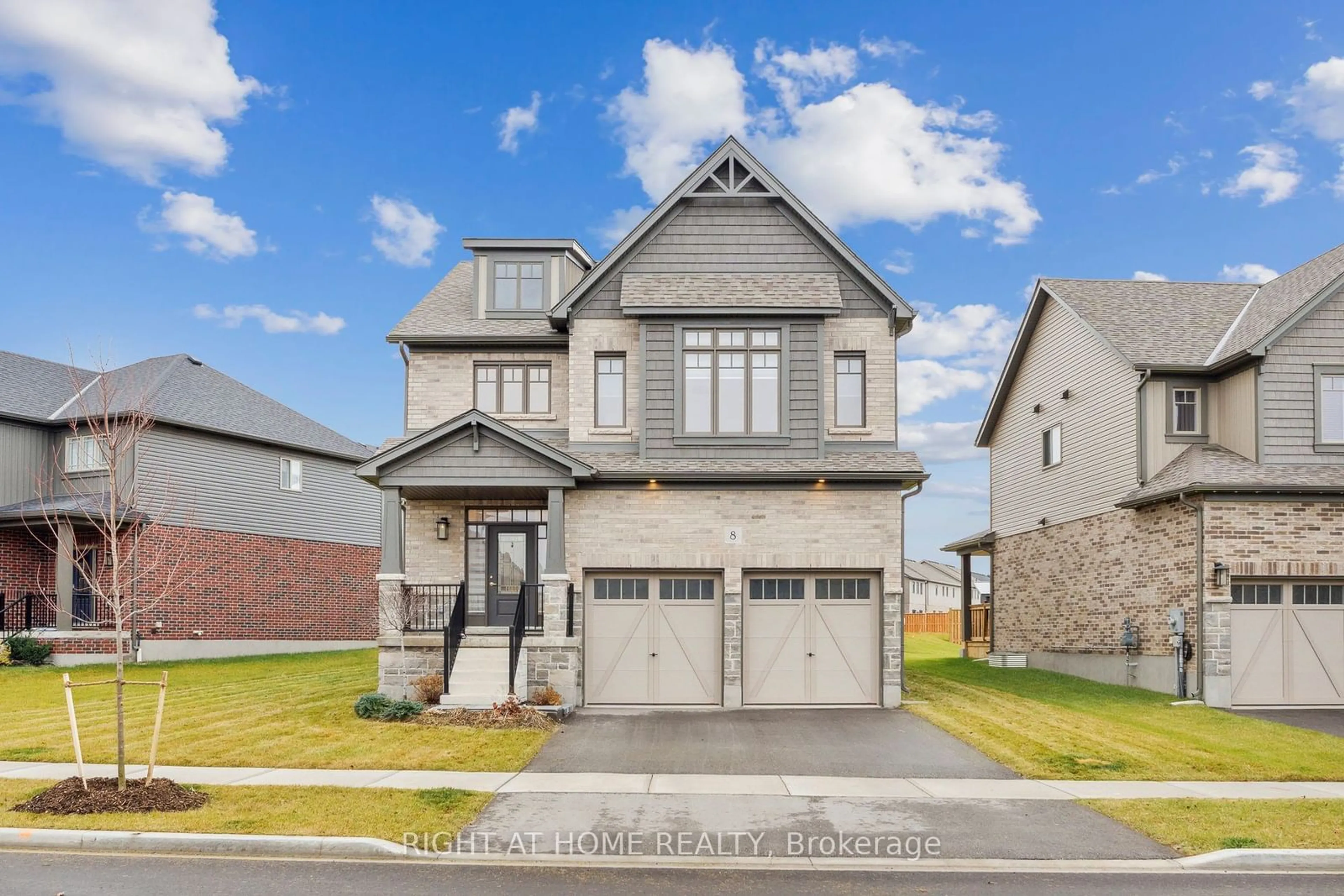 Frontside or backside of a home, the street view for 8 Rowland St, Collingwood Ontario L9Y 5M4