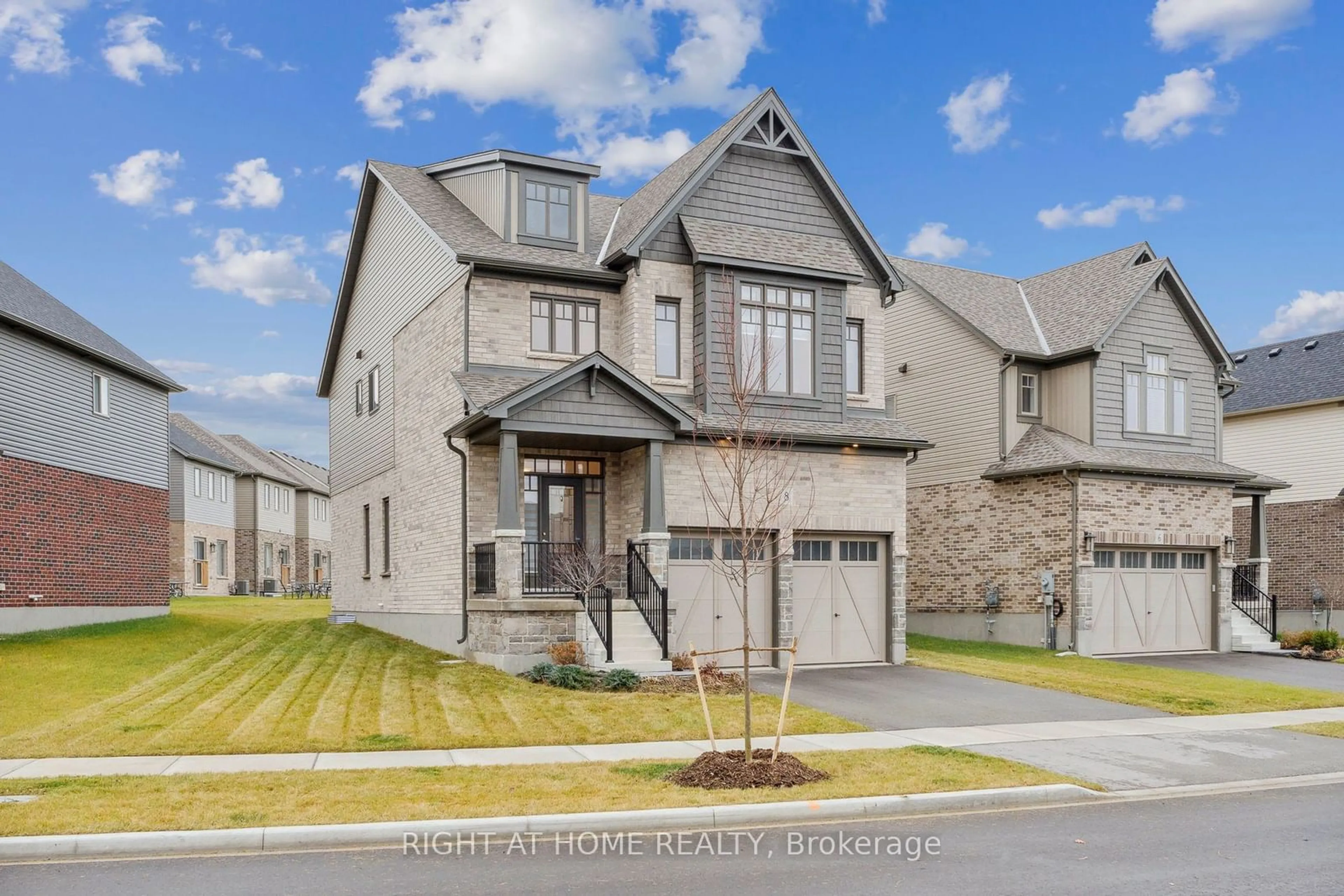 Frontside or backside of a home, the street view for 8 Rowland St, Collingwood Ontario L9Y 5M4