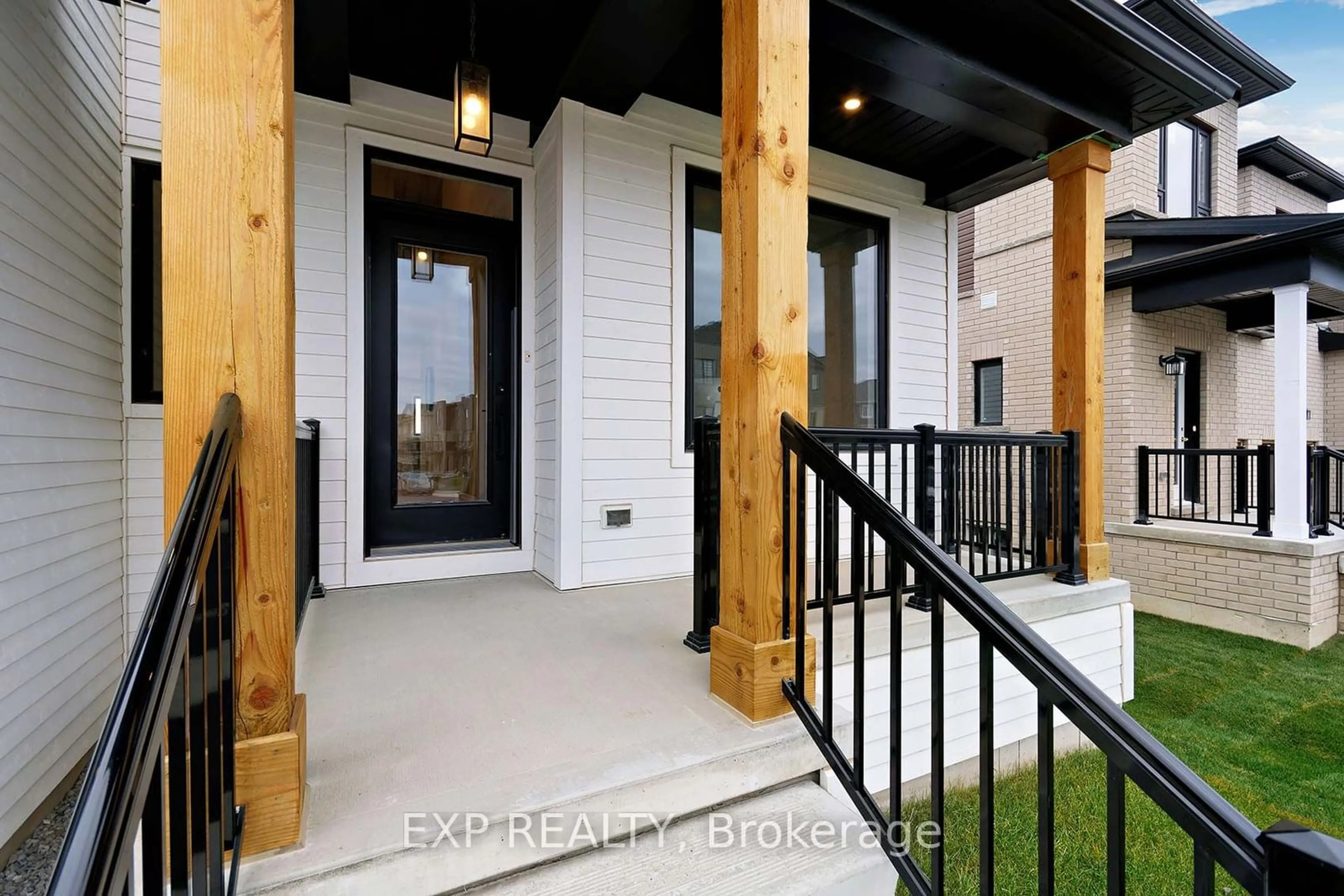 Indoor entryway, wood floors for 63 Gateway Dr, Barrie Ontario L9C 0C2