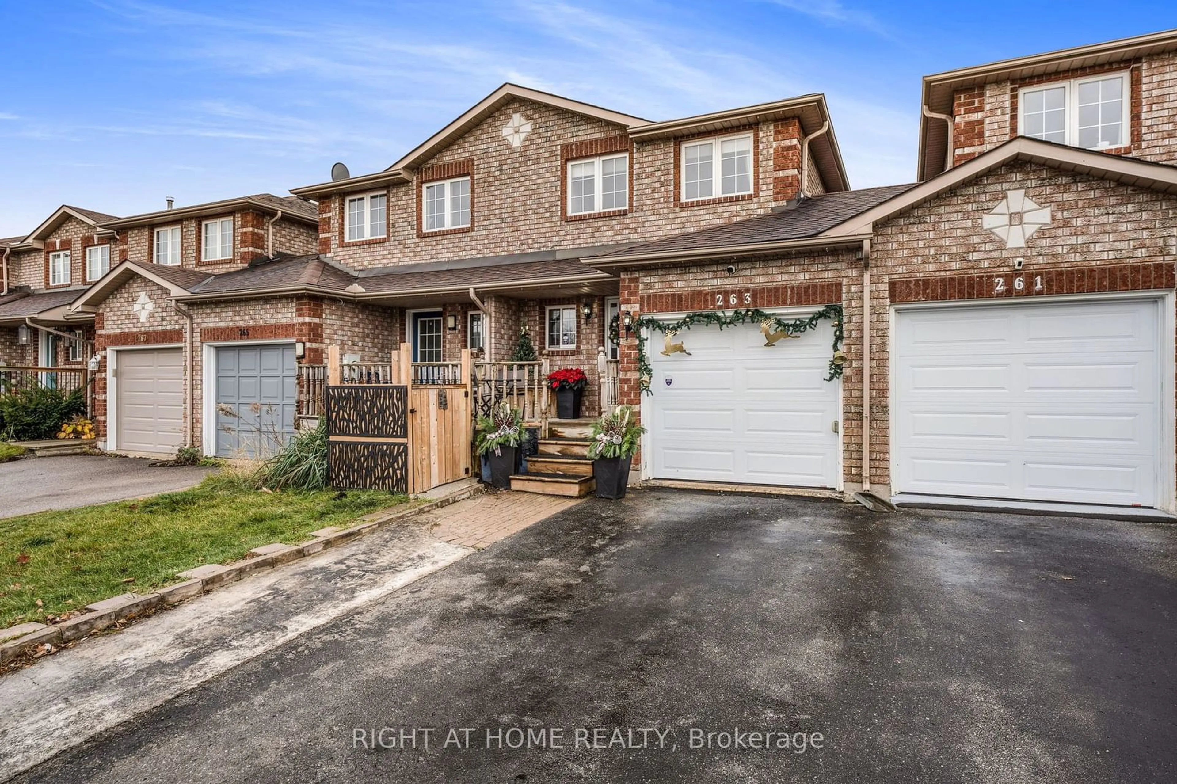 Frontside or backside of a home, cottage for 263 DUNSMORE Lane, Barrie Ontario L4M 7A7