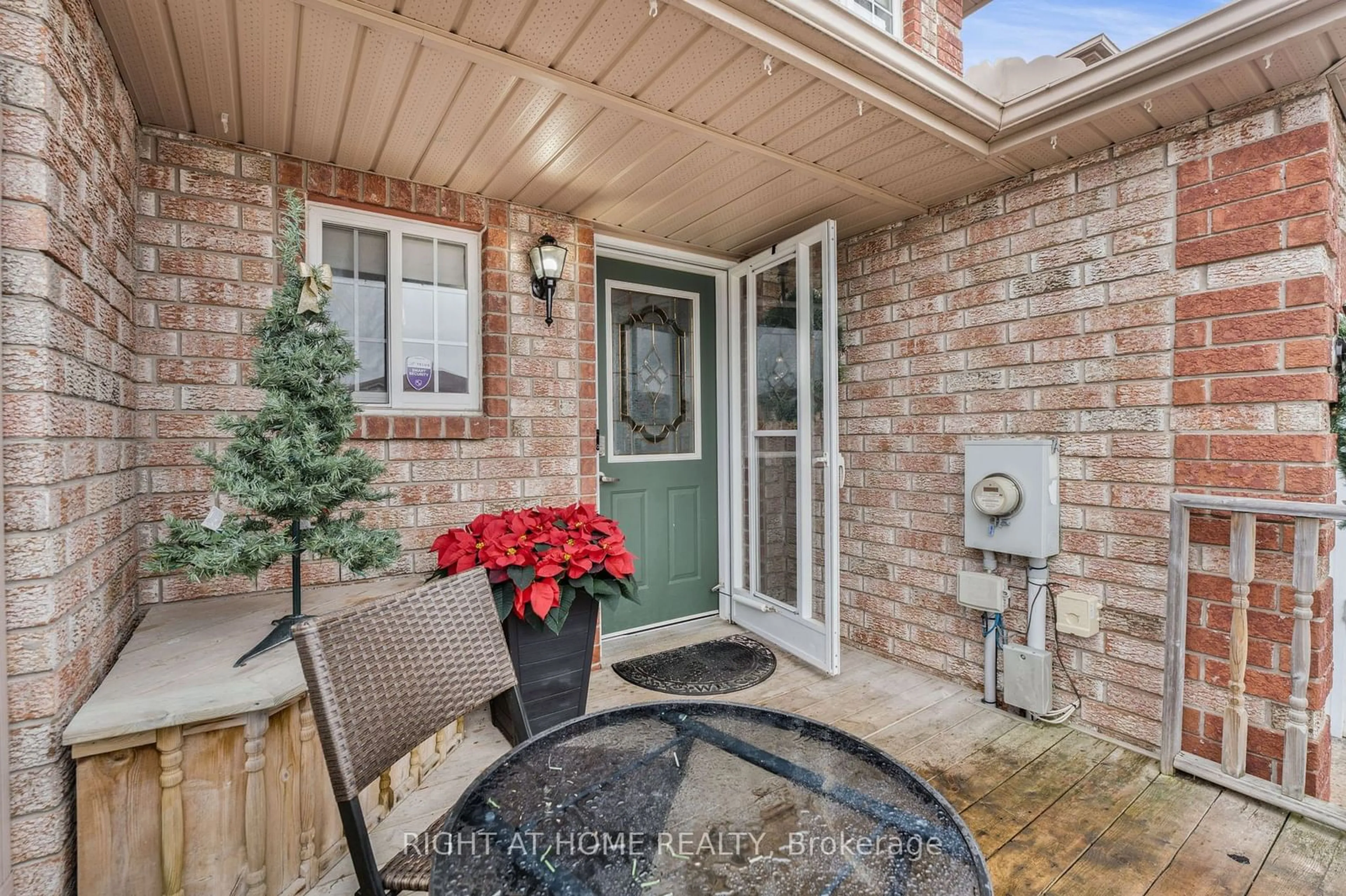 Indoor entryway, wood floors for 263 DUNSMORE Lane, Barrie Ontario L4M 7A7