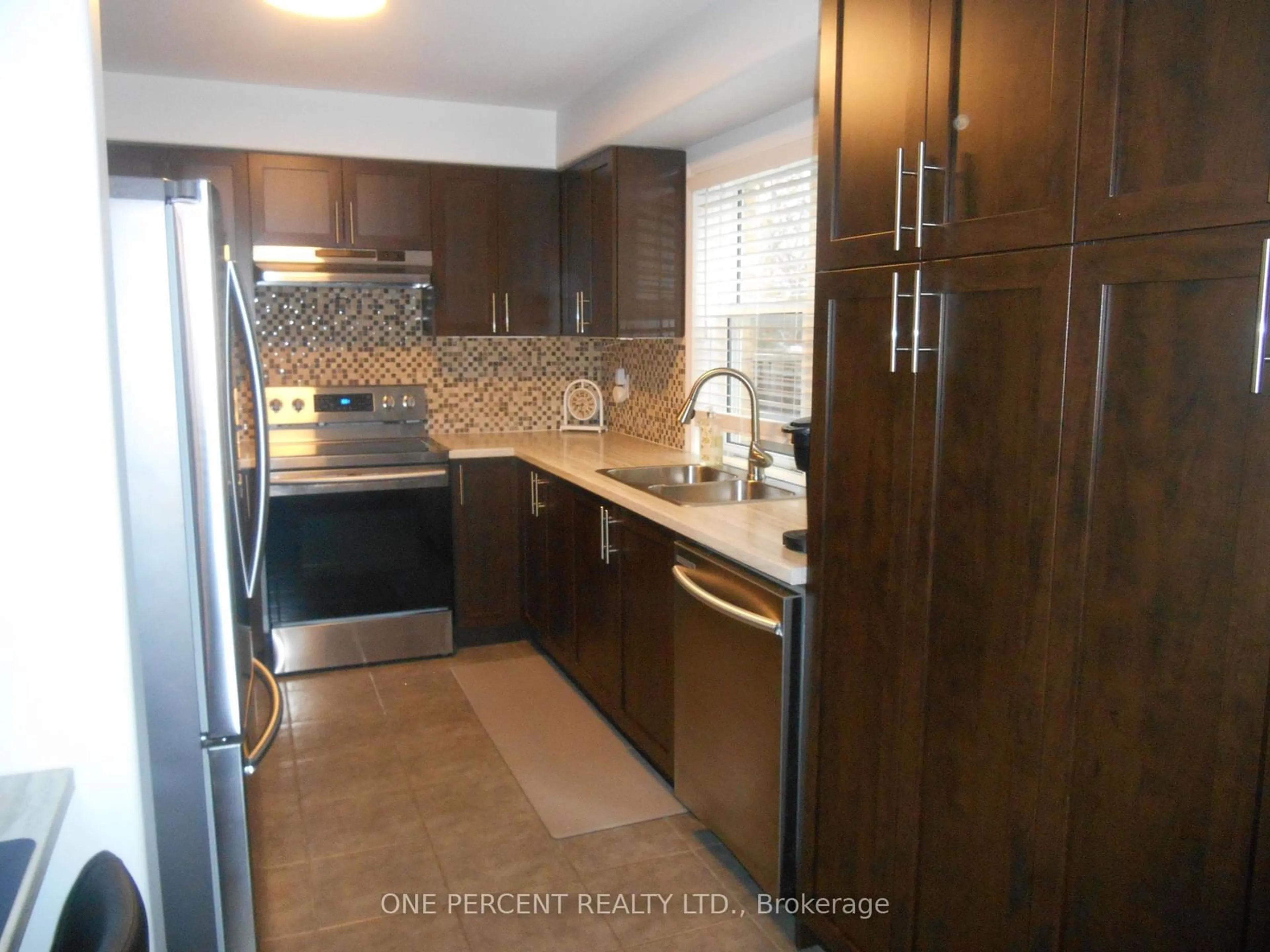 Standard kitchen for 318 Little Ave #3, Barrie Ontario L4N 2Z6