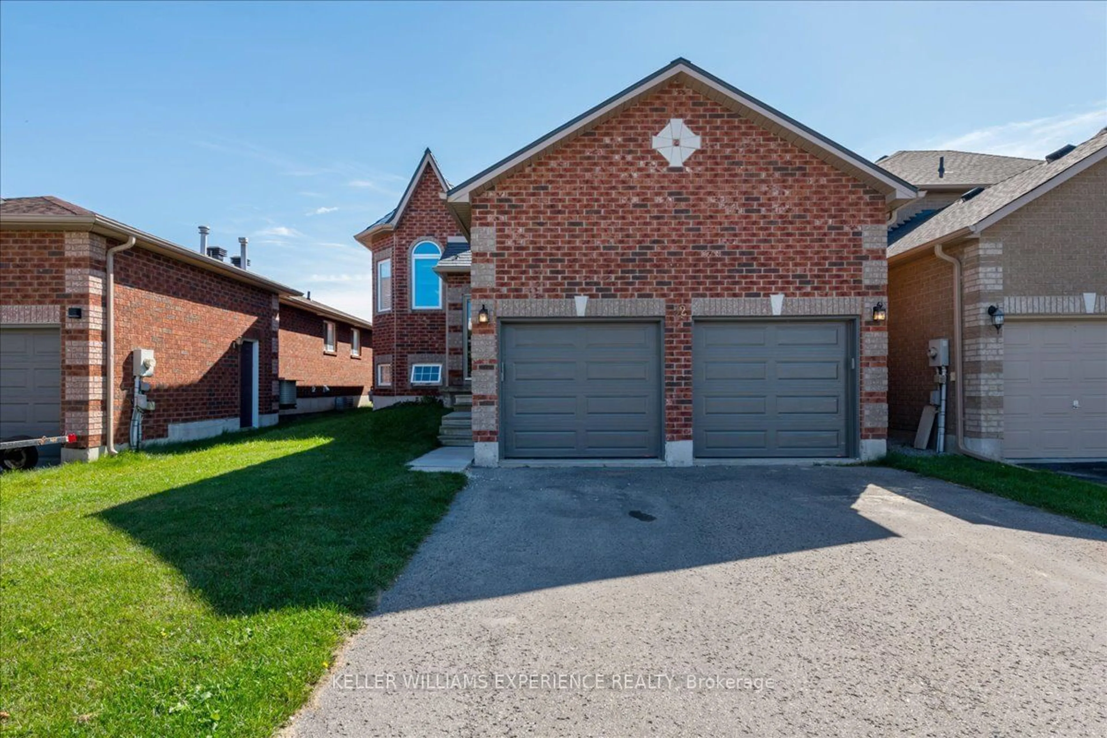 Frontside or backside of a home, the street view for 32 Majesty Blvd, Barrie Ontario L4M 7K3