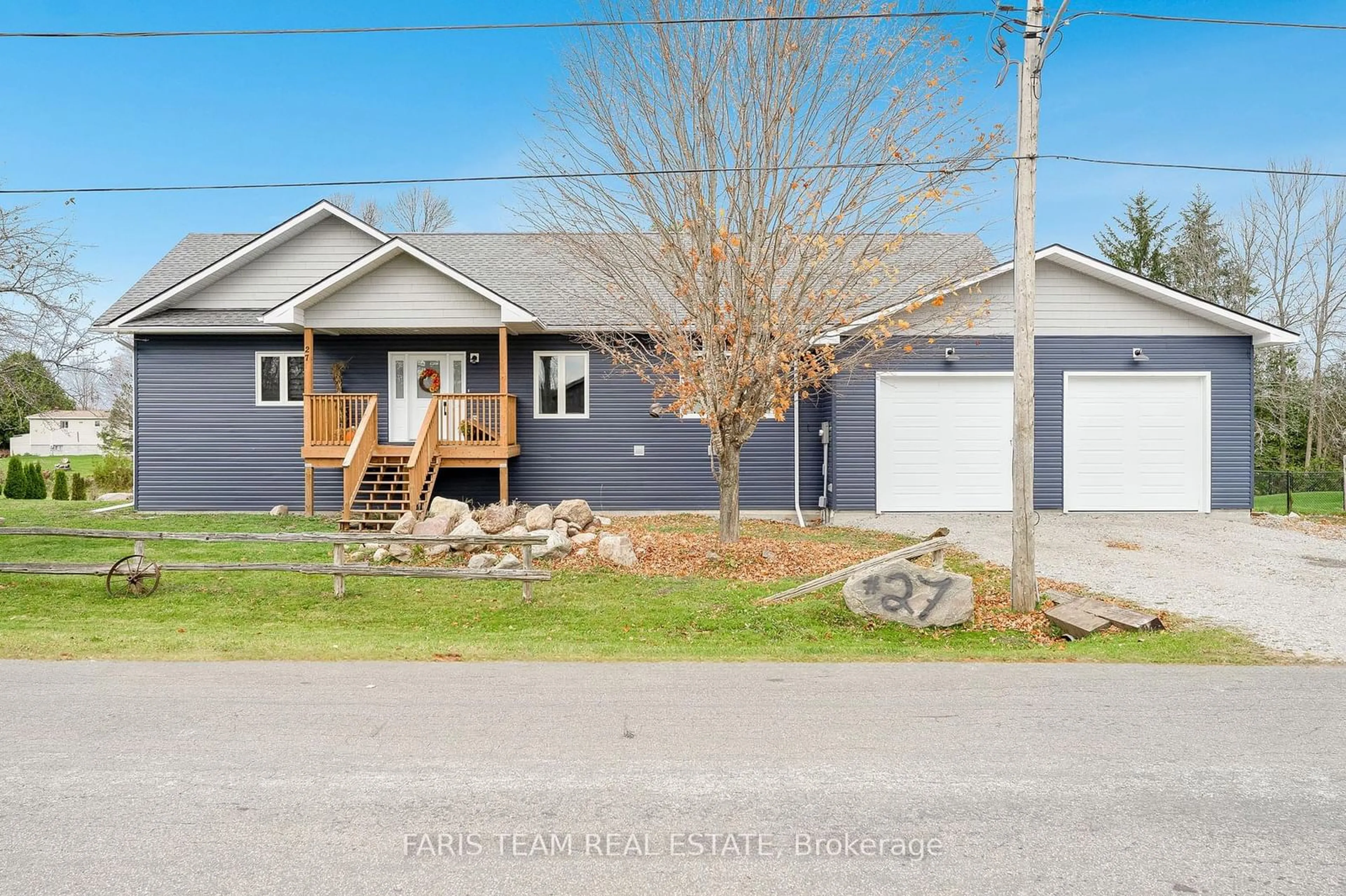 Frontside or backside of a home, cottage for 27 Leisure Crt, Severn Ontario L0K 1E0