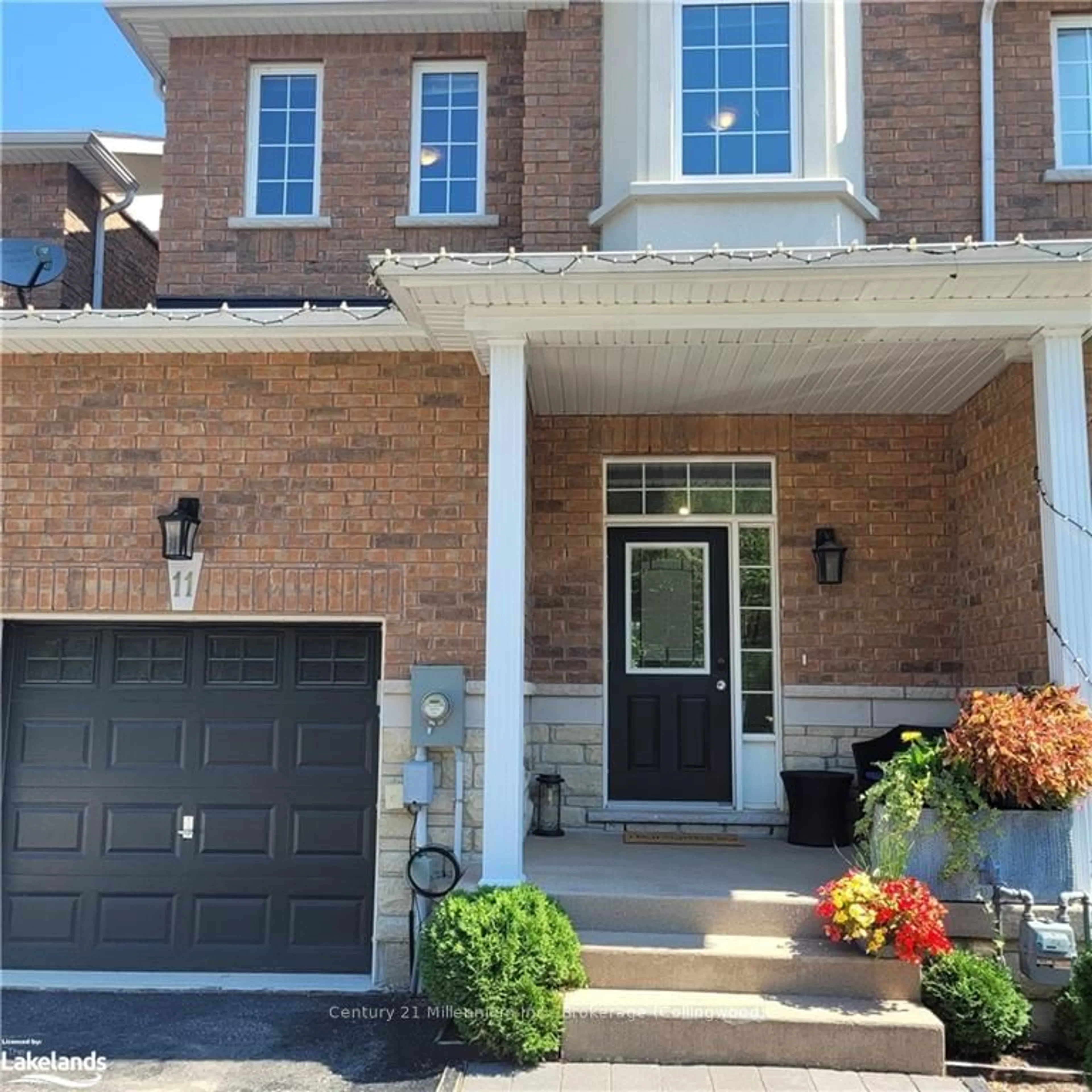 Home with brick exterior material for 11 FARWELL Ave, Wasaga Beach Ontario L9Z 0H3