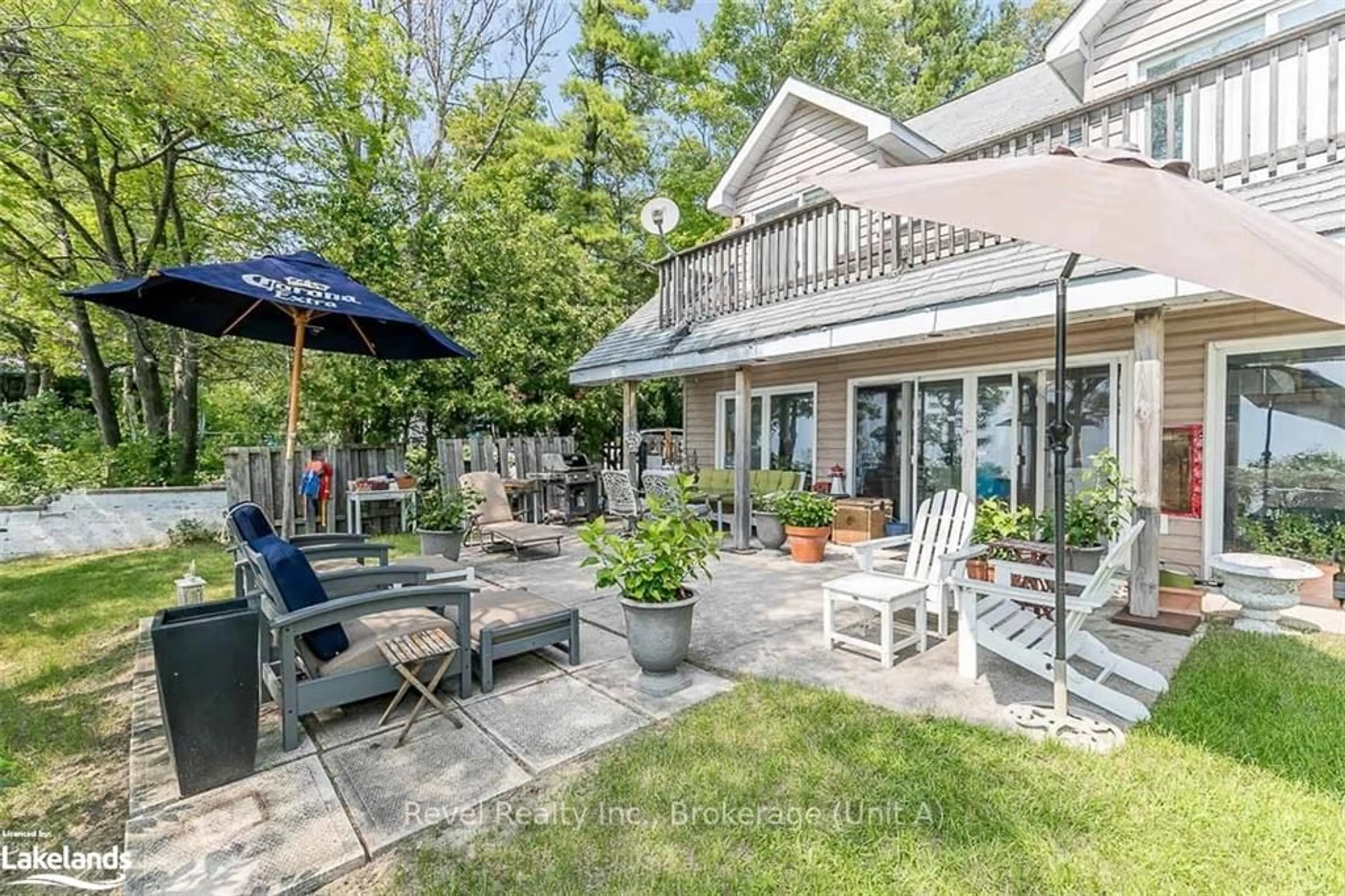 Patio, the fenced backyard for 739 15 #11A, Tiny Ontario L9M 0H7