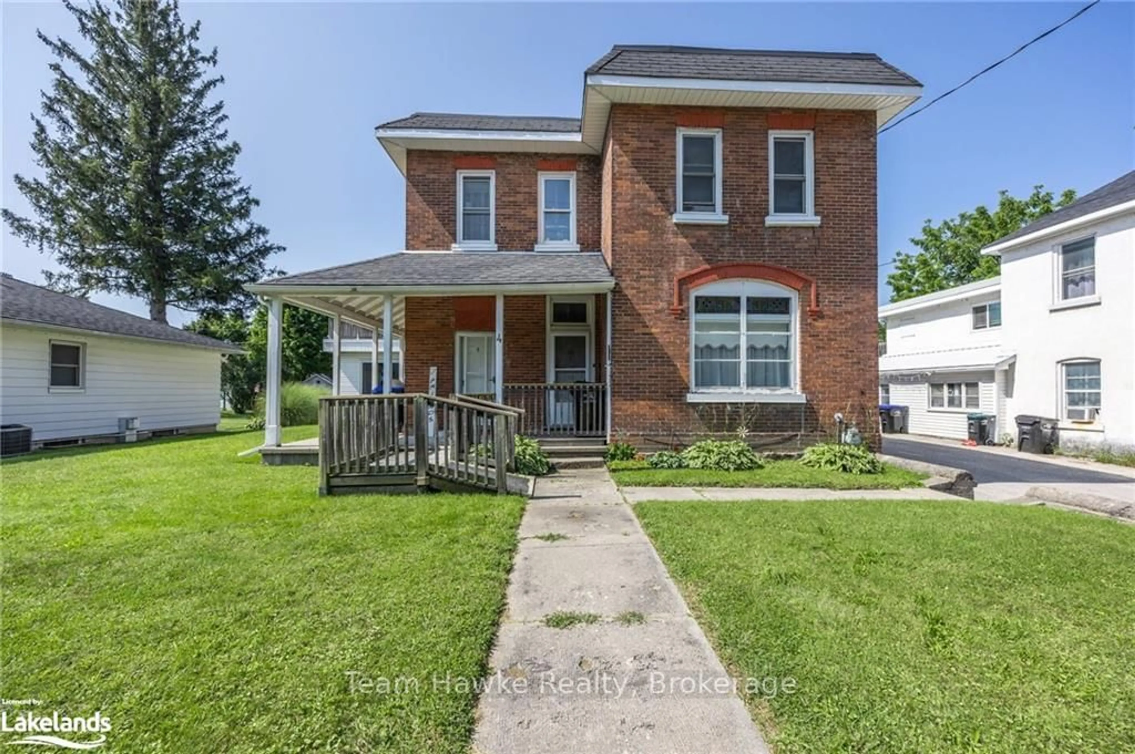 Home with brick exterior material for 4 MARIA St, Penetanguishene Ontario L9M 1L6