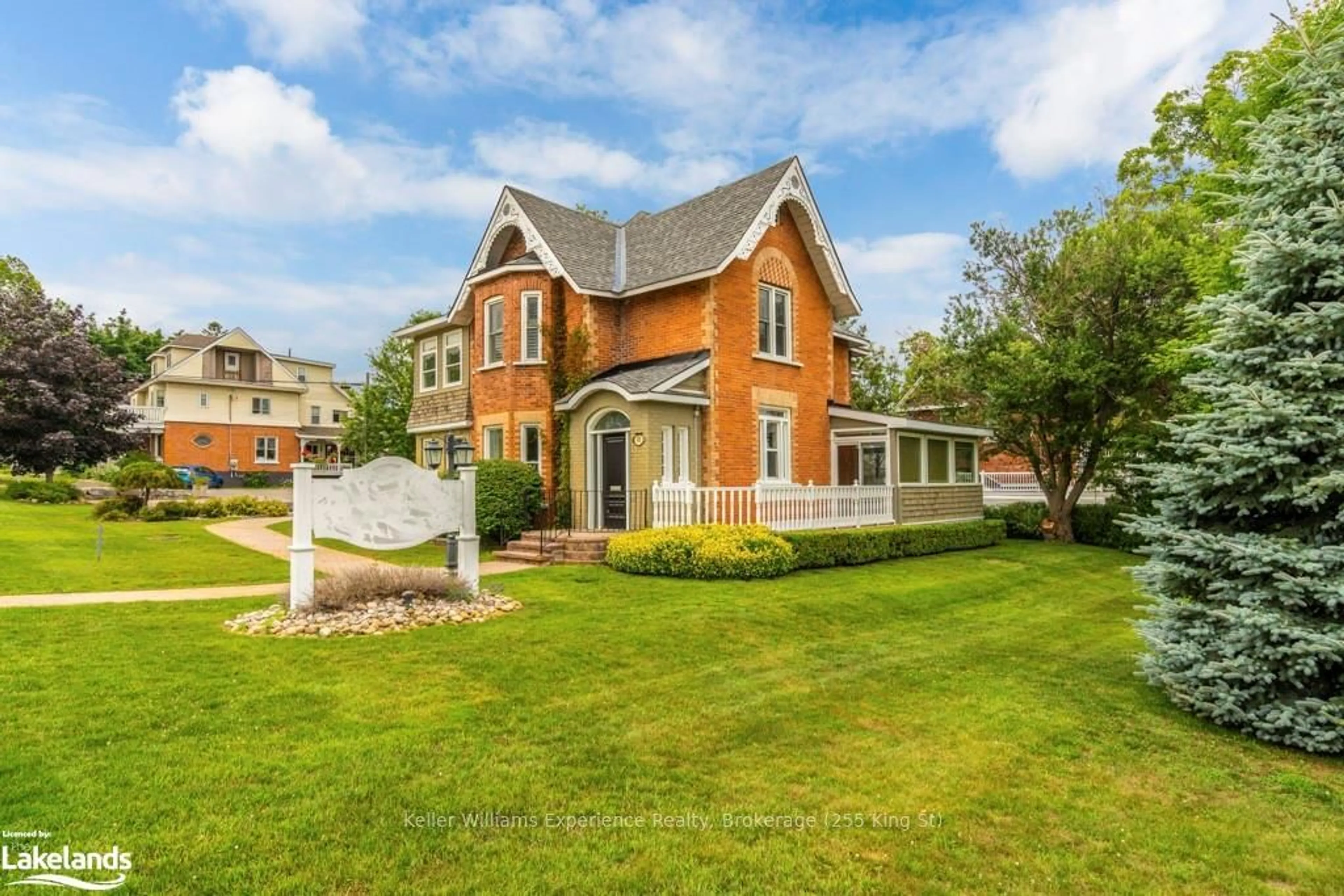 Frontside or backside of a home, cottage for 600 HUGEL Ave, Midland Ontario L4R 1W4