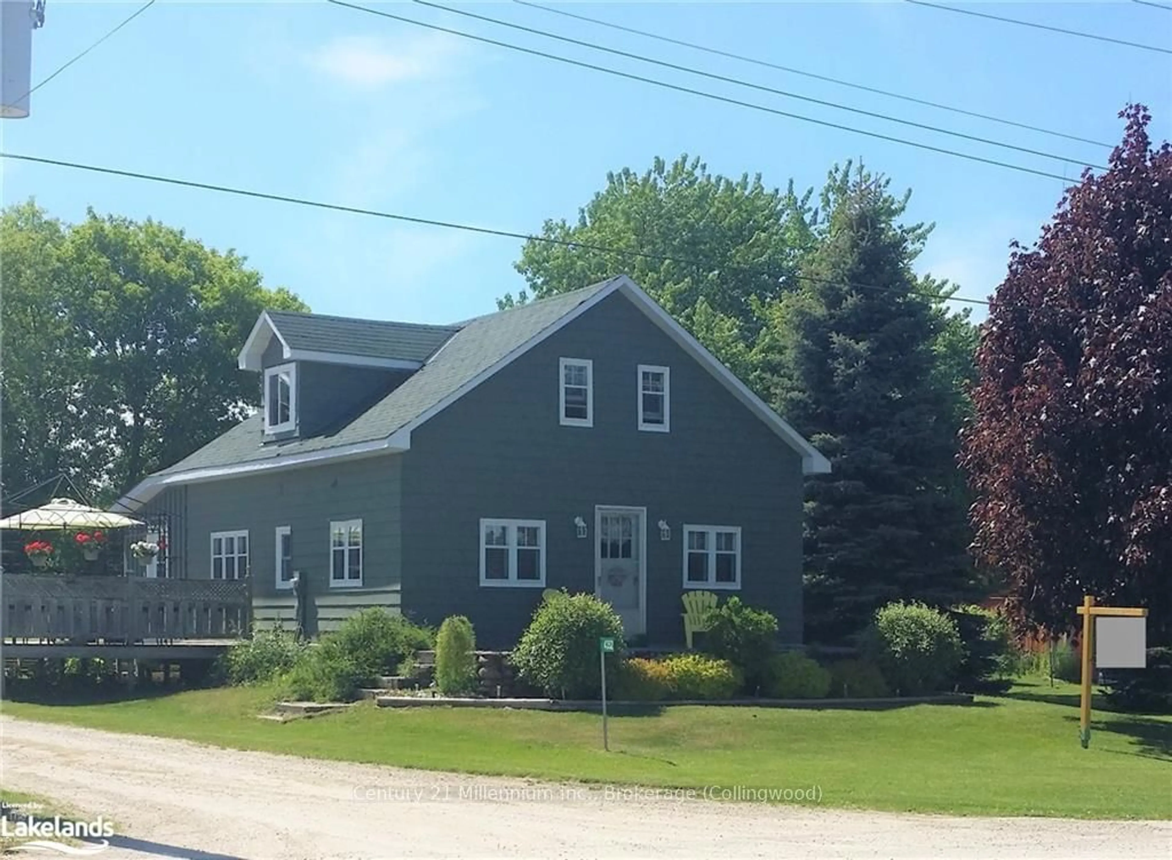 Frontside or backside of a home, the front or back of building for 4352 124 COUNTY Rd, Clearview Ontario L9Y 3Z1