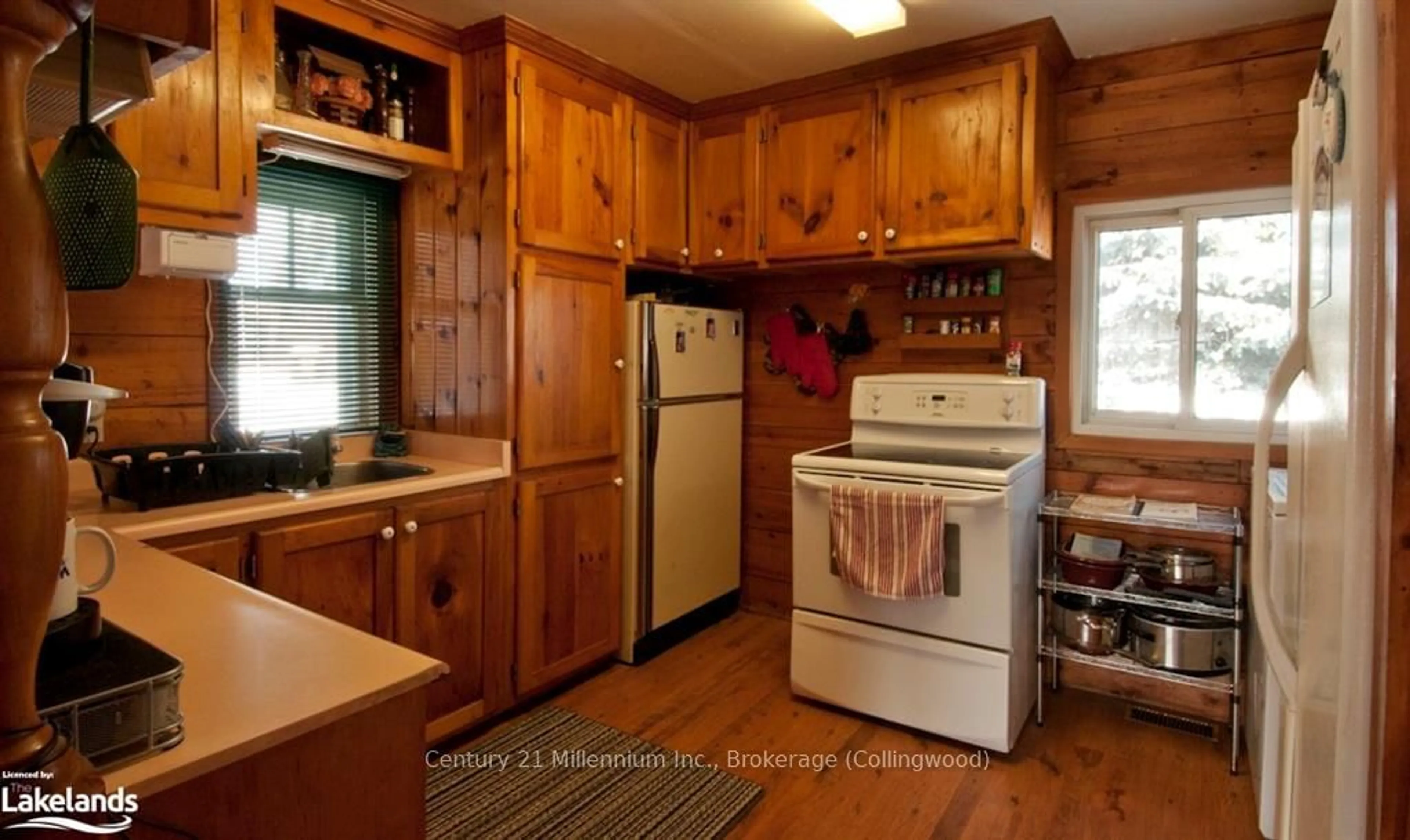 Kitchen, wood floors, cottage for 4352 124 COUNTY Rd, Clearview Ontario L9Y 3Z1