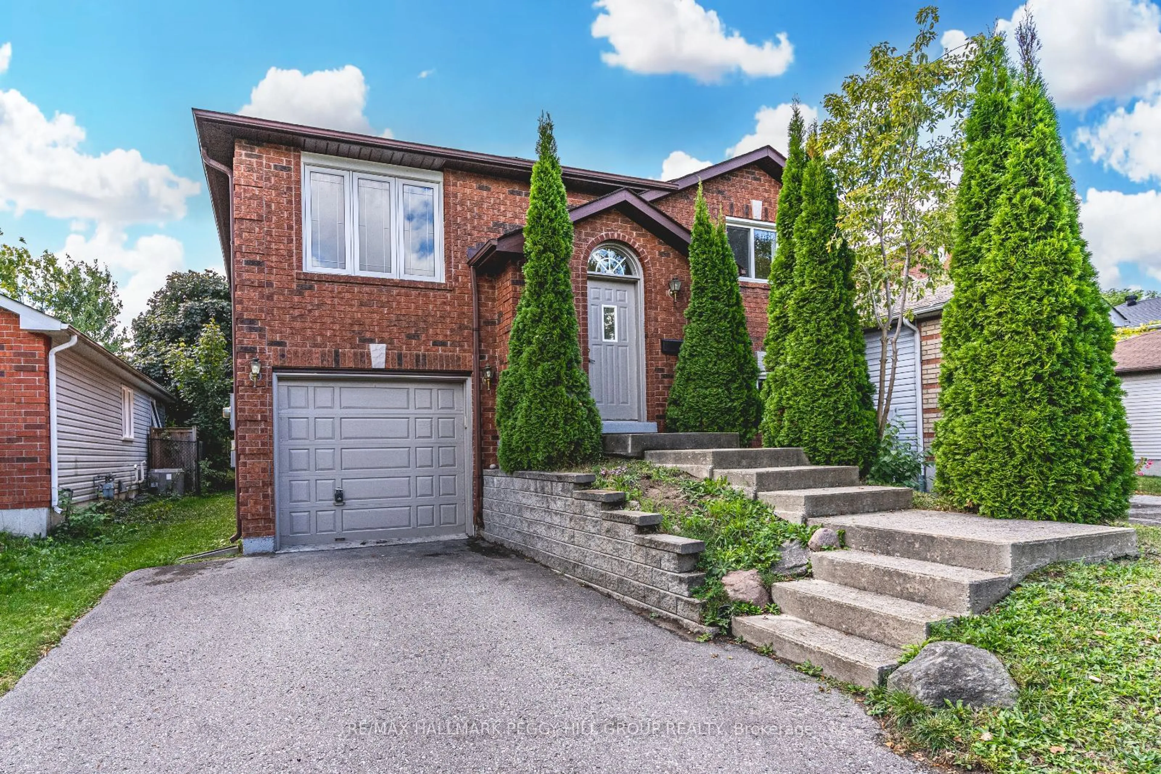 Home with brick exterior material for 61 Arthur Ave, Barrie Ontario L4M 6H5