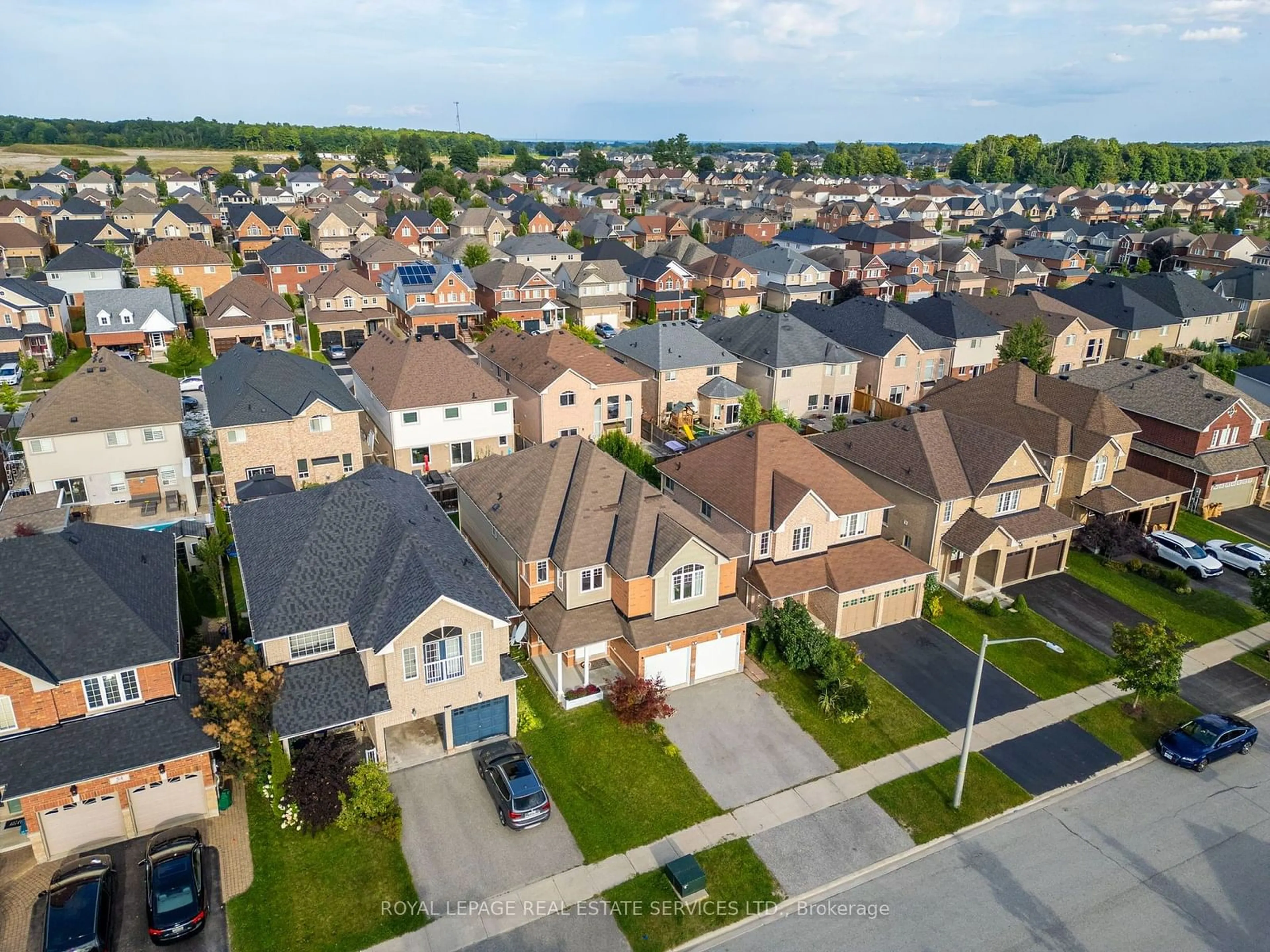 Frontside or backside of a home, the street view for 50 Tudor Cres, Barrie Ontario L4M 0A8