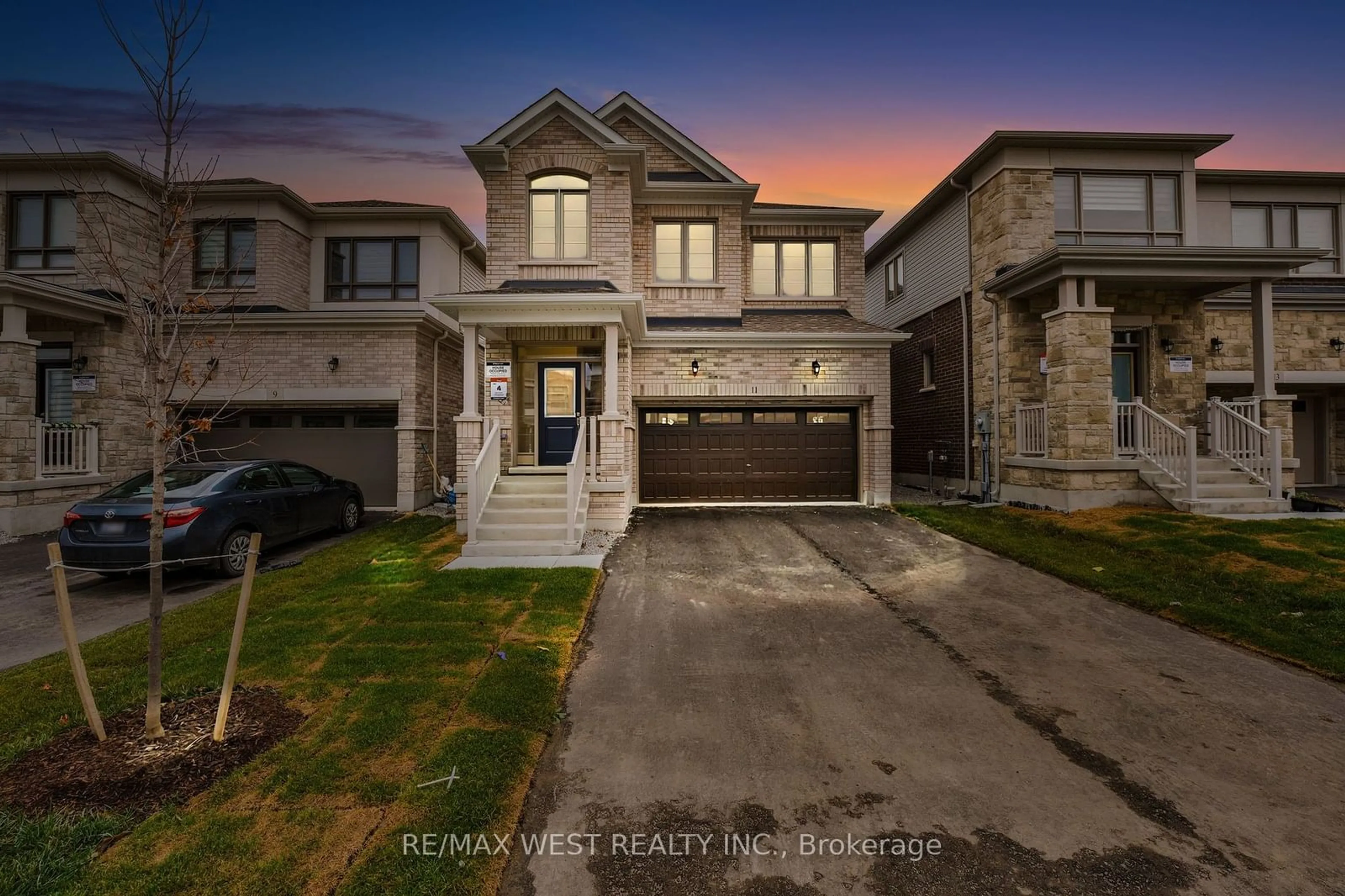 A pic from exterior of the house or condo, the street view for 11 Gemini Dr, Barrie Ontario L9J 0H6